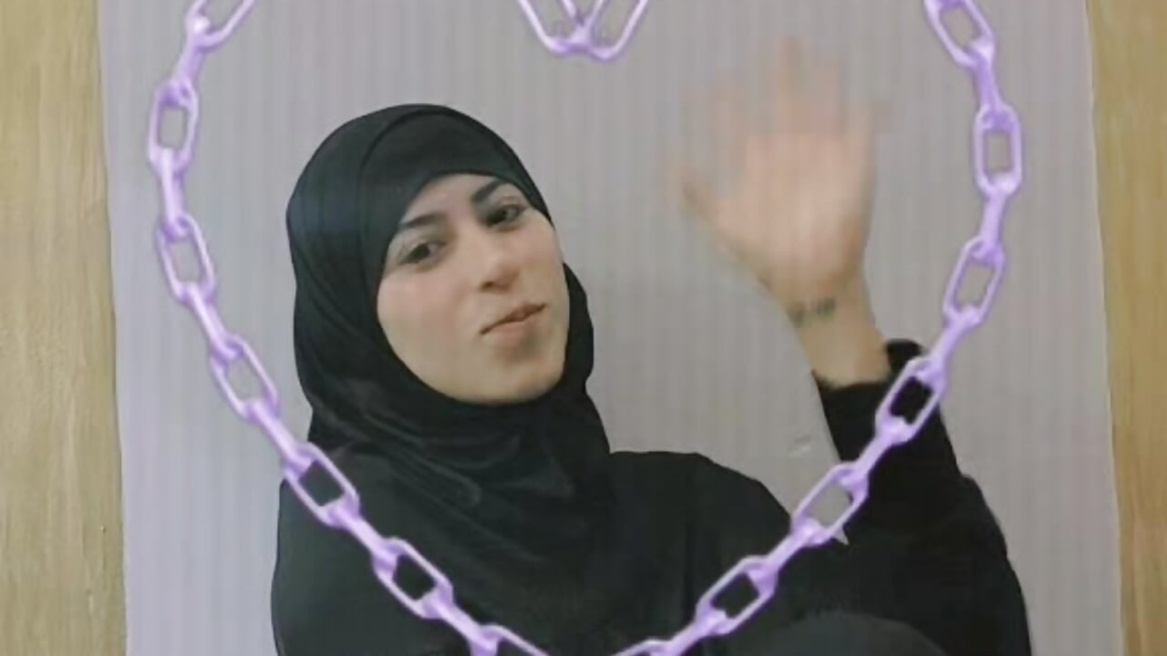 Kiss bby - video by chaymae_nah_ cam model