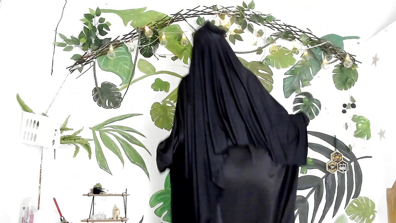 dancing for you - video by chaymae_nah_ cam model