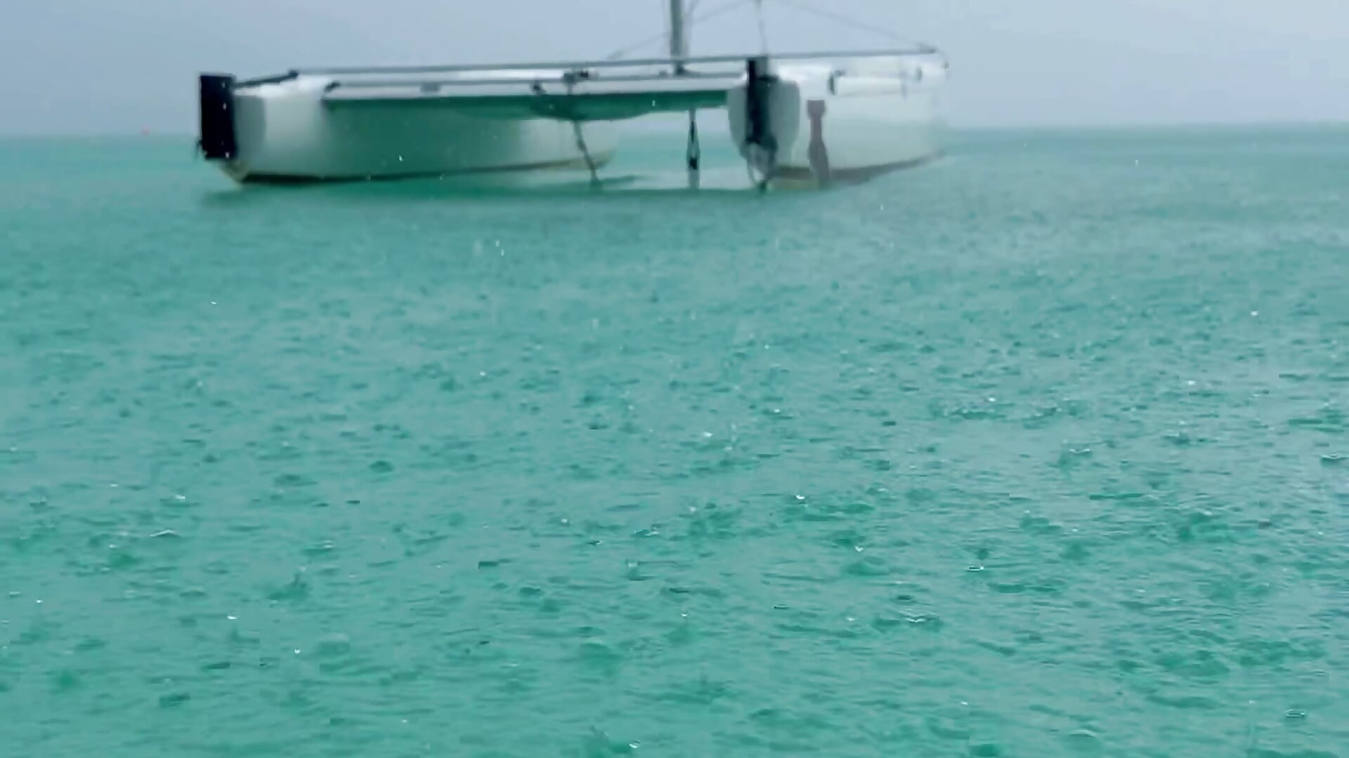 Just a rain🌊 - ক্যাম মডেল HanahW-এর ভিডিও