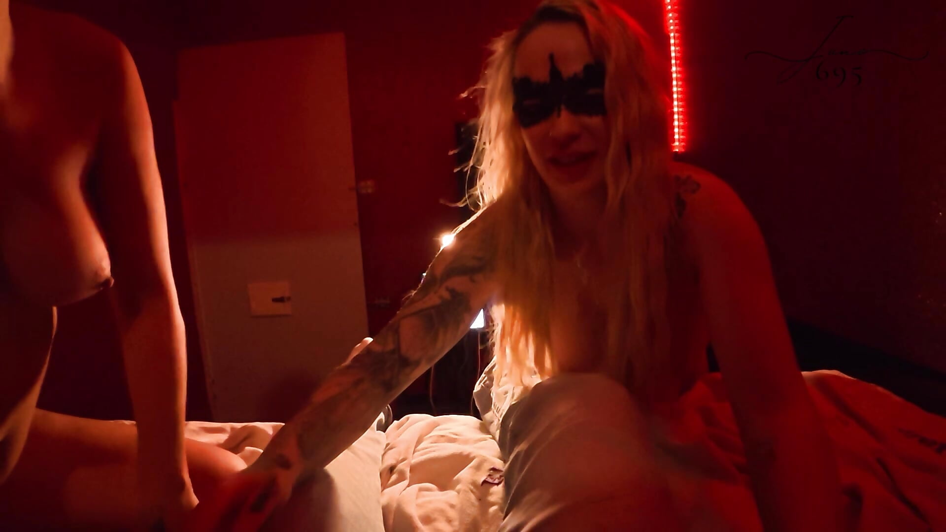 Stranger + 2 Girls fuck. Gloryhole/Porncinema– June695_ kameramodell videója