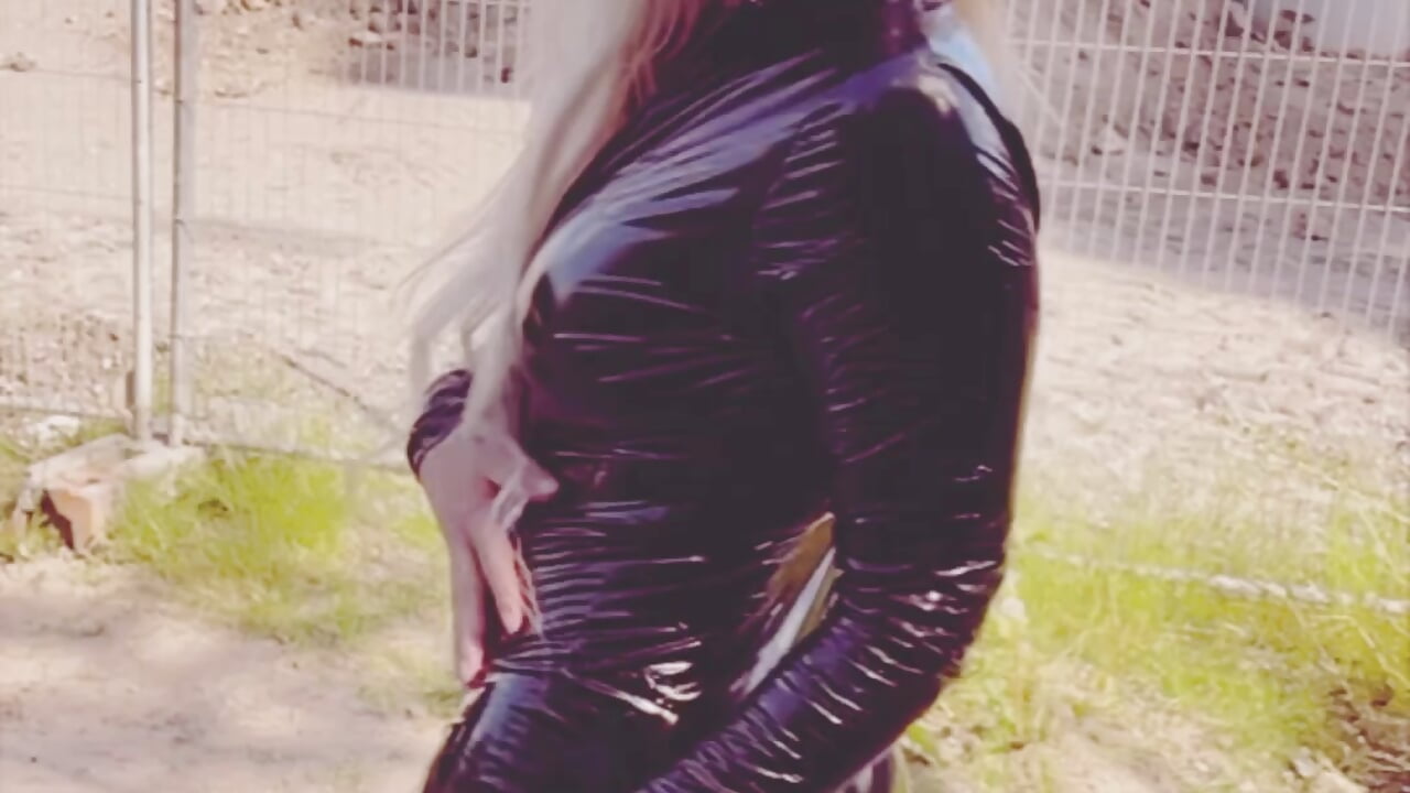 🖤– June695_ kameramodell videója