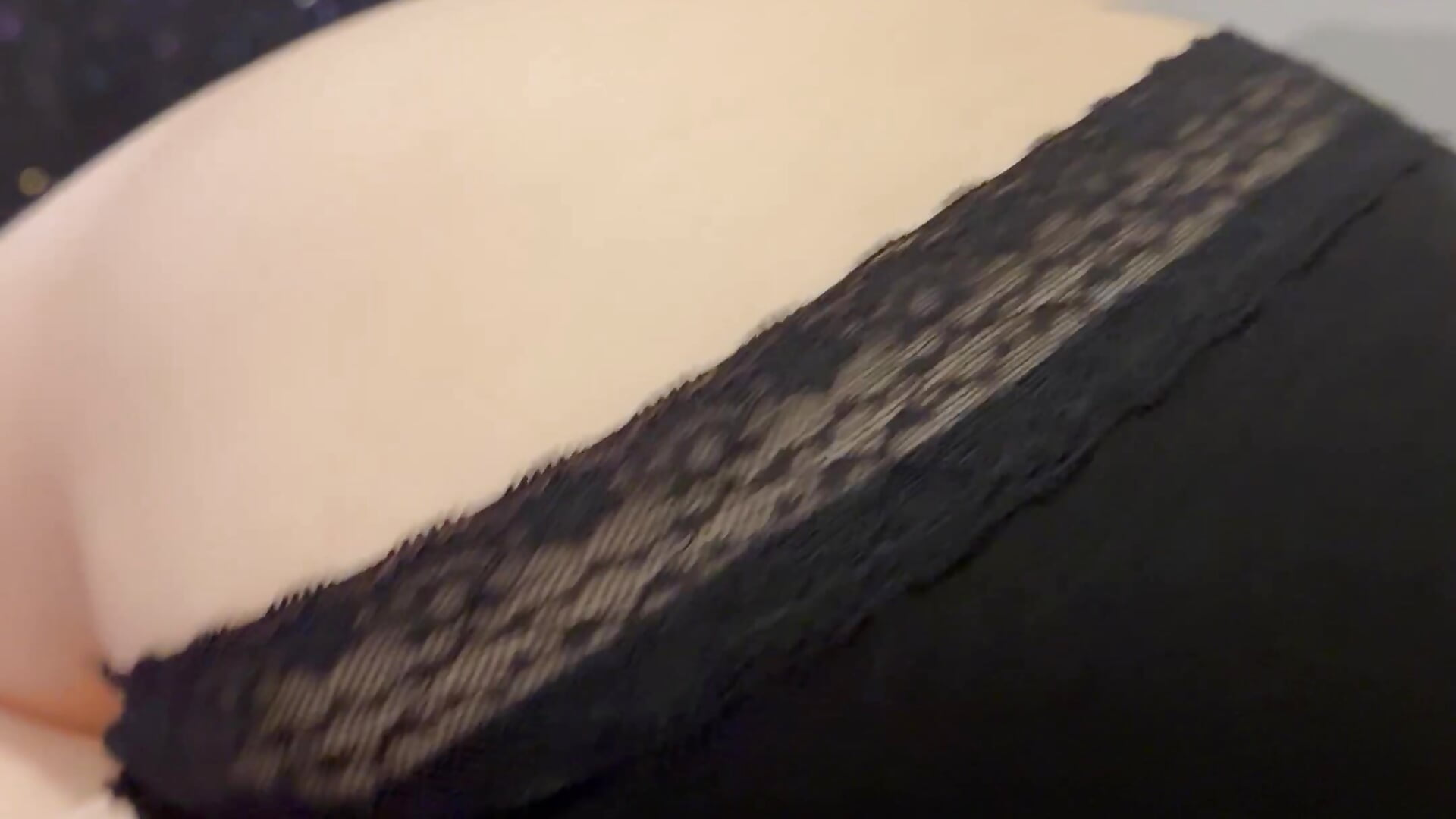 Wife’s ass jiggle - video by Redbush1 cam model