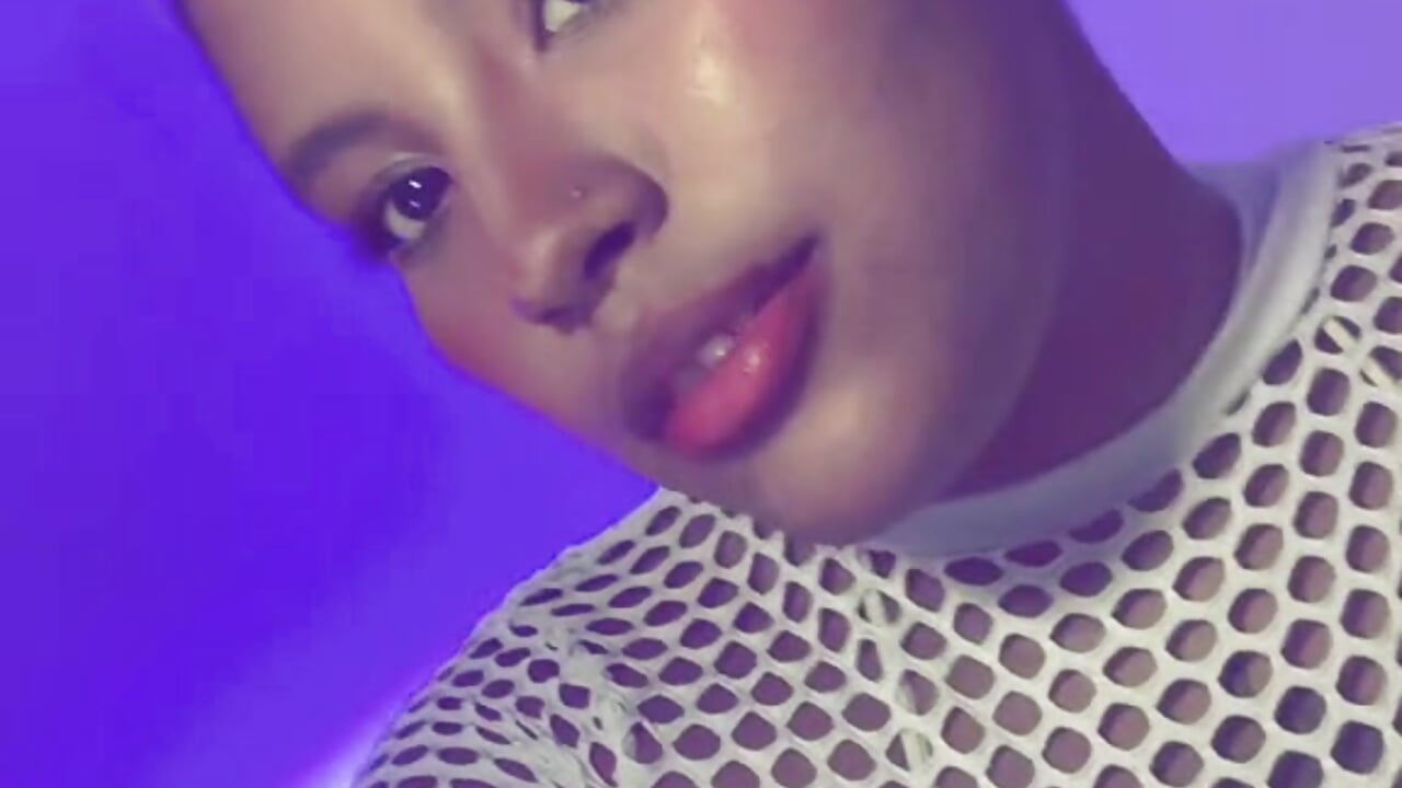 Playful girl - video oleh ladypussy69 kamera model