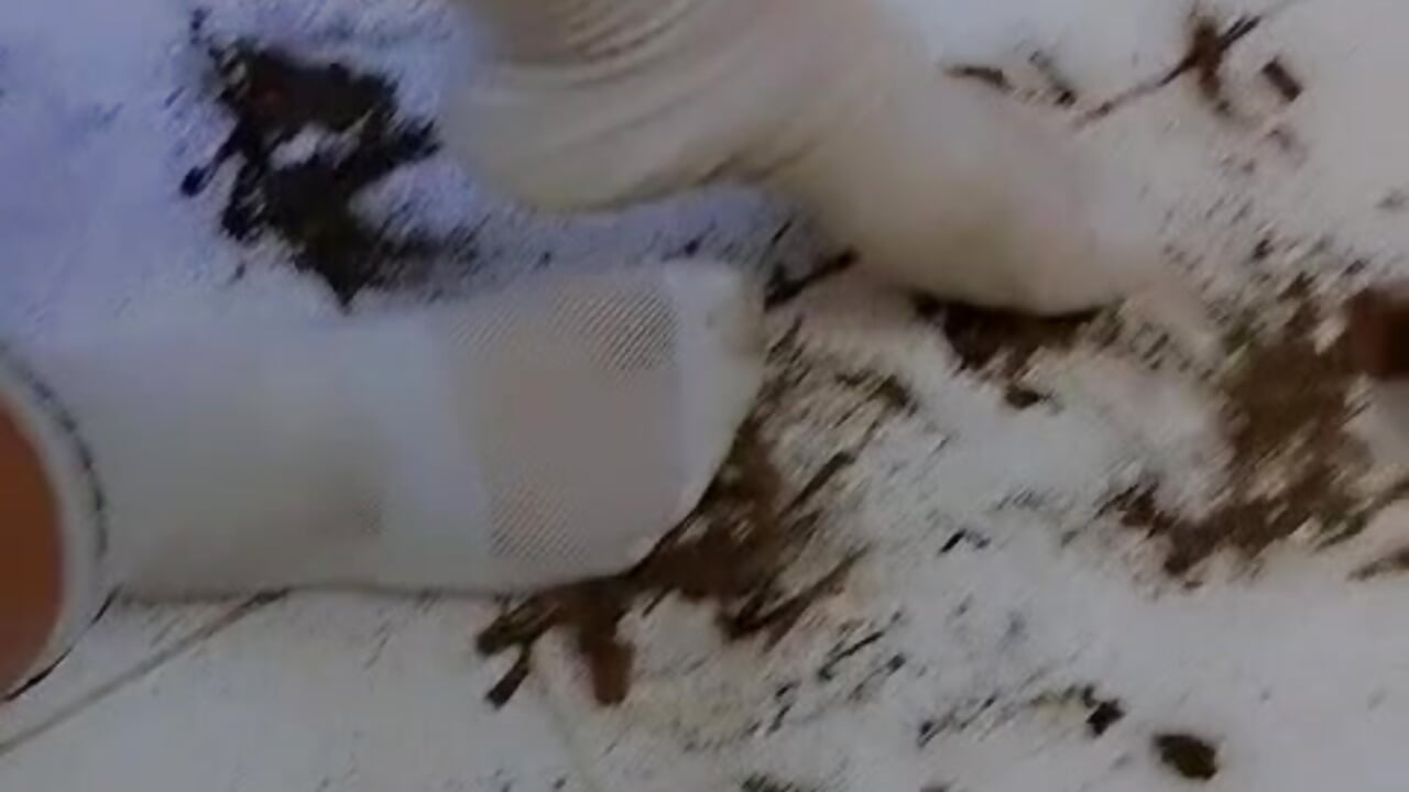 I dirty my feet for you, my love!😈🤭 – video modela na kameri amatista__smith
