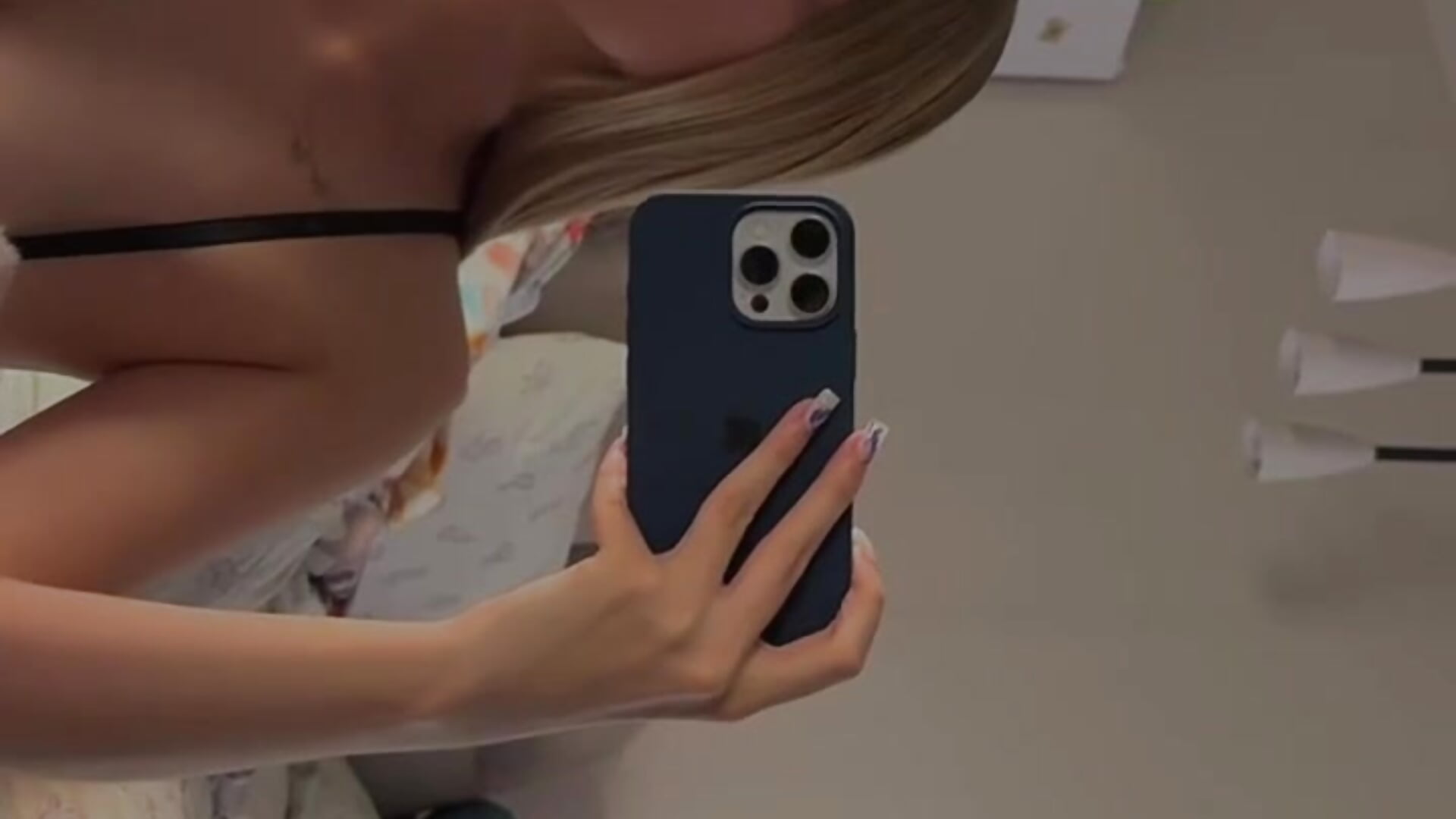 happy new years - video by Girl_alone_home cam model