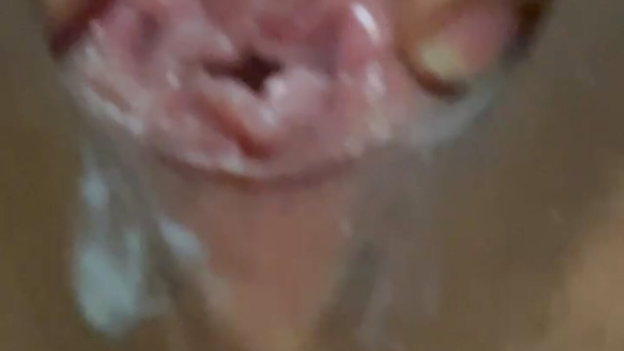 Pussy close peehole - BrittanyDiaz adlı kamera modelinin videosu