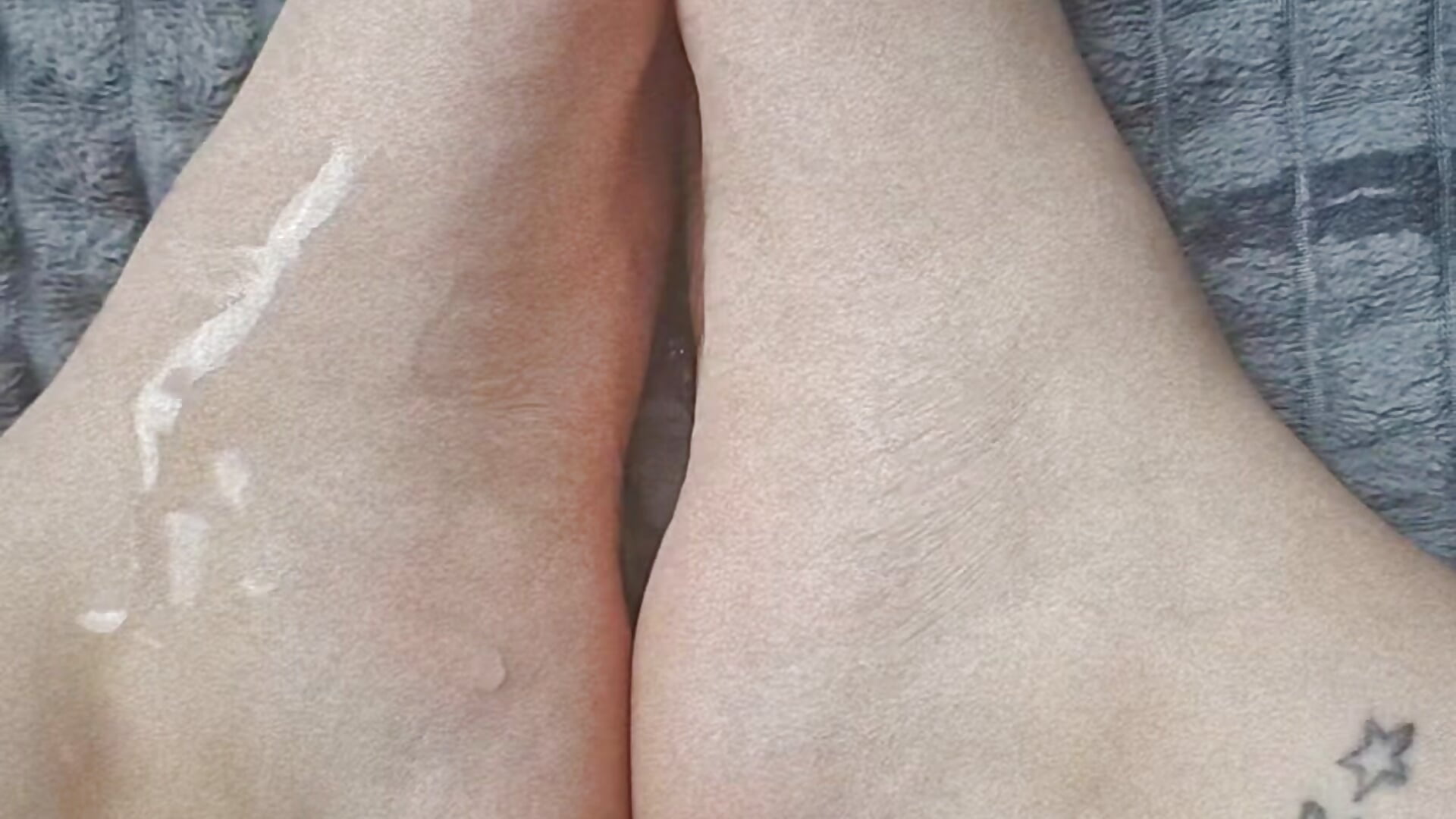 Ruby feet with oil