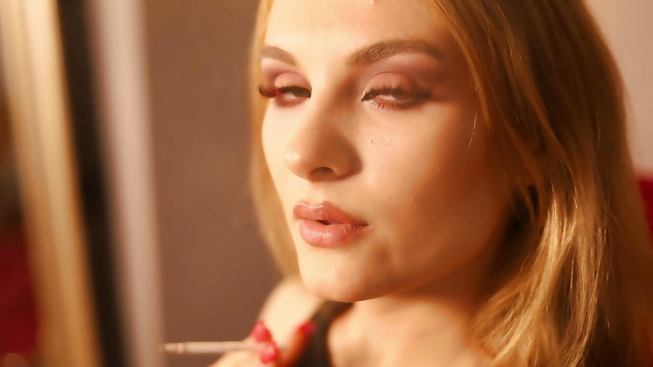 Smoke Fetish - video by Desiree_Jones cam model