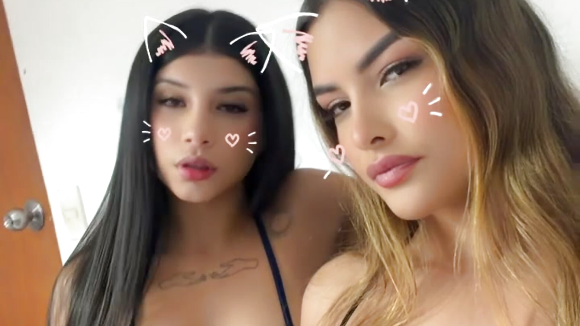 Hello🥰 - video by Lesbiianbarbiie cam model