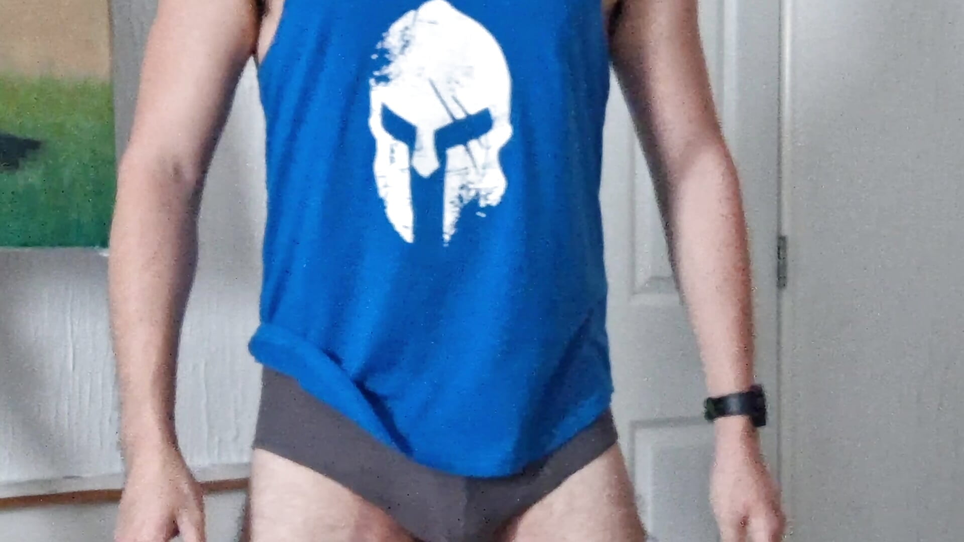 Me - 視頻由 Andresarr93 主播提供