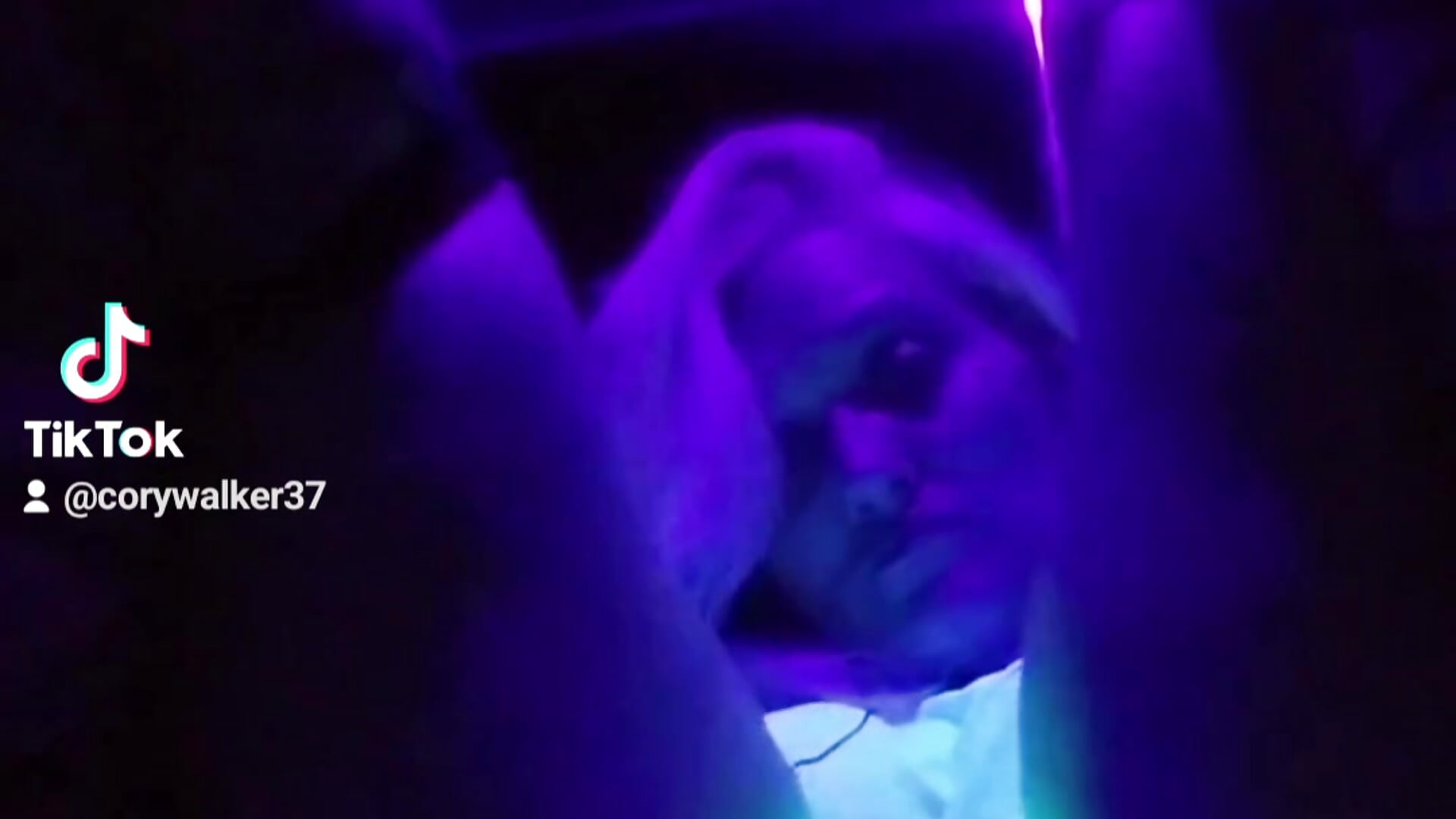 Glow - video by Candalicious cam model