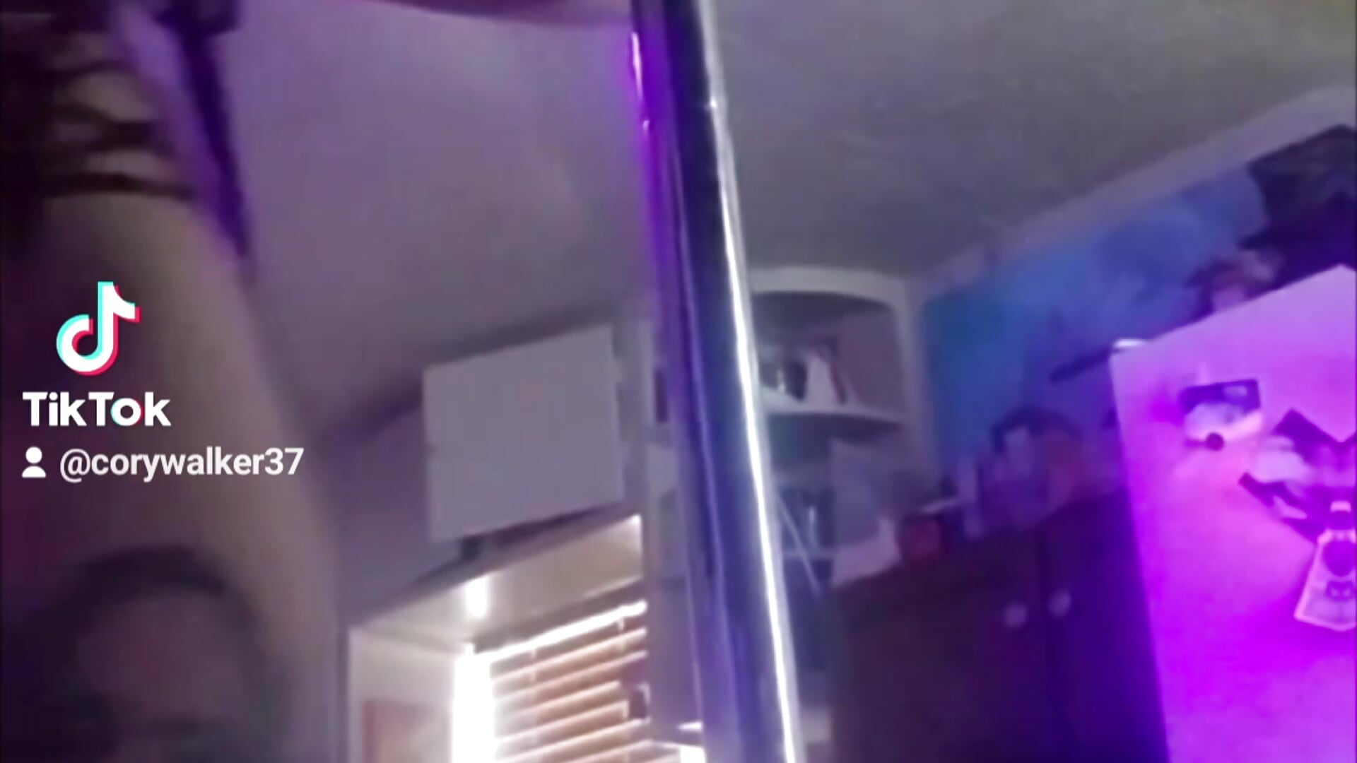 1000005892 - video by Candalicious cam model