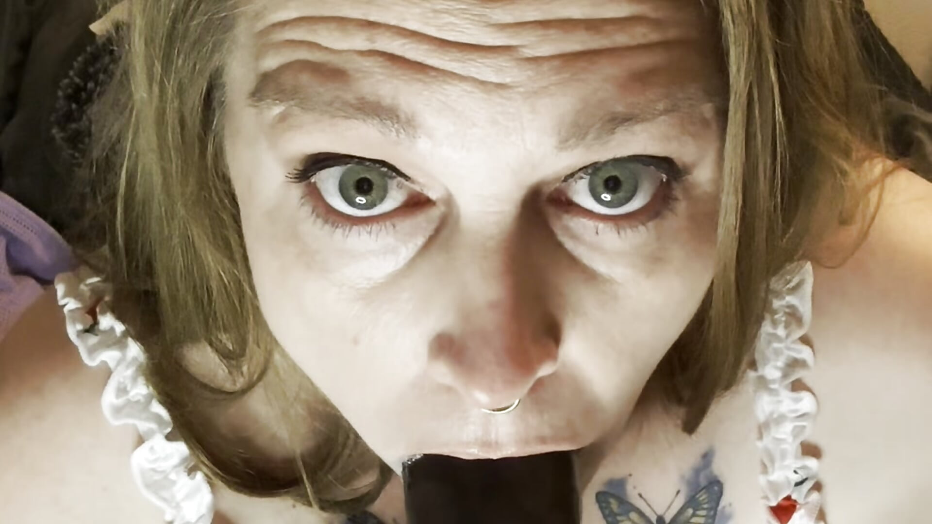 Black dildo tease - vídeo de la modelo de cam Big_Beautiful_MILF