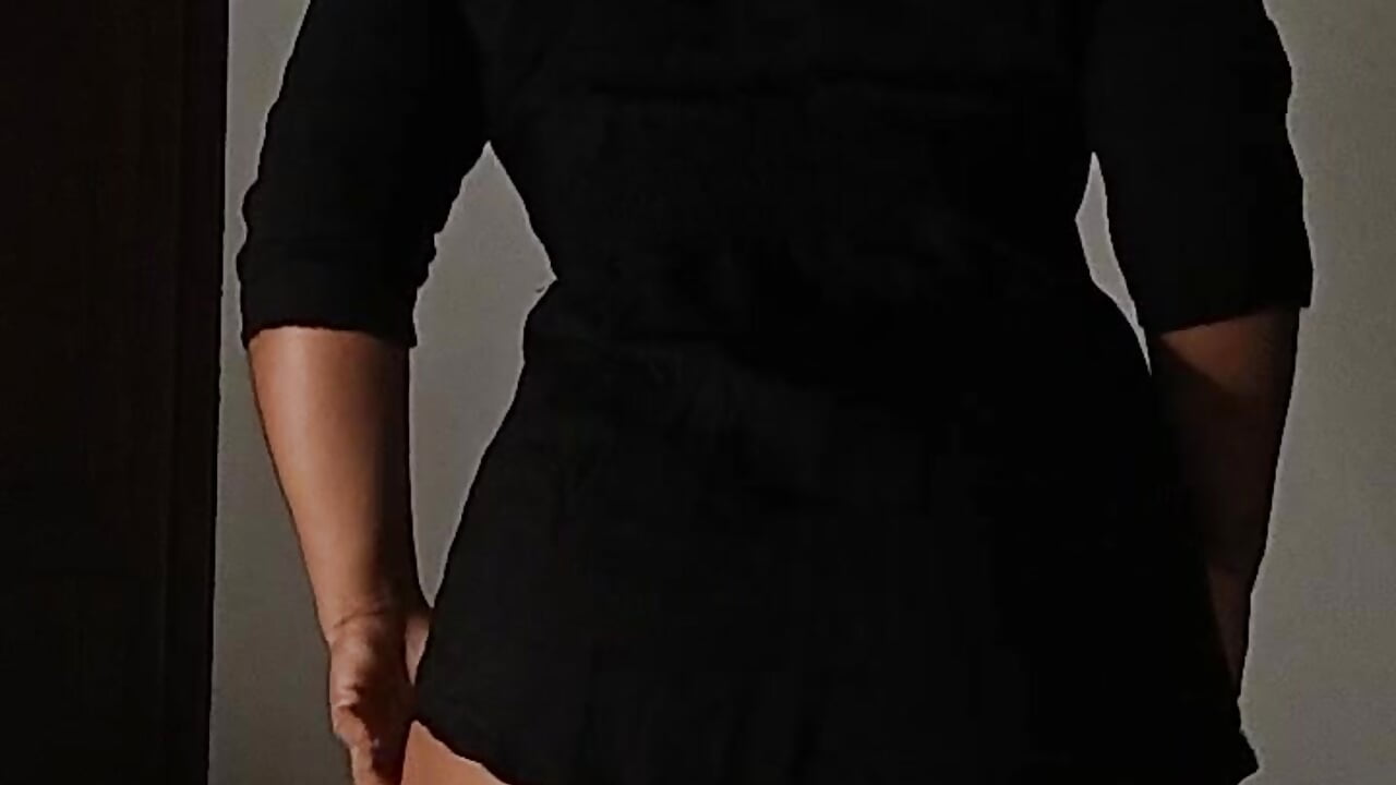 Noir 🖤 Black dress – video od webkamerové modelky Zetrionn