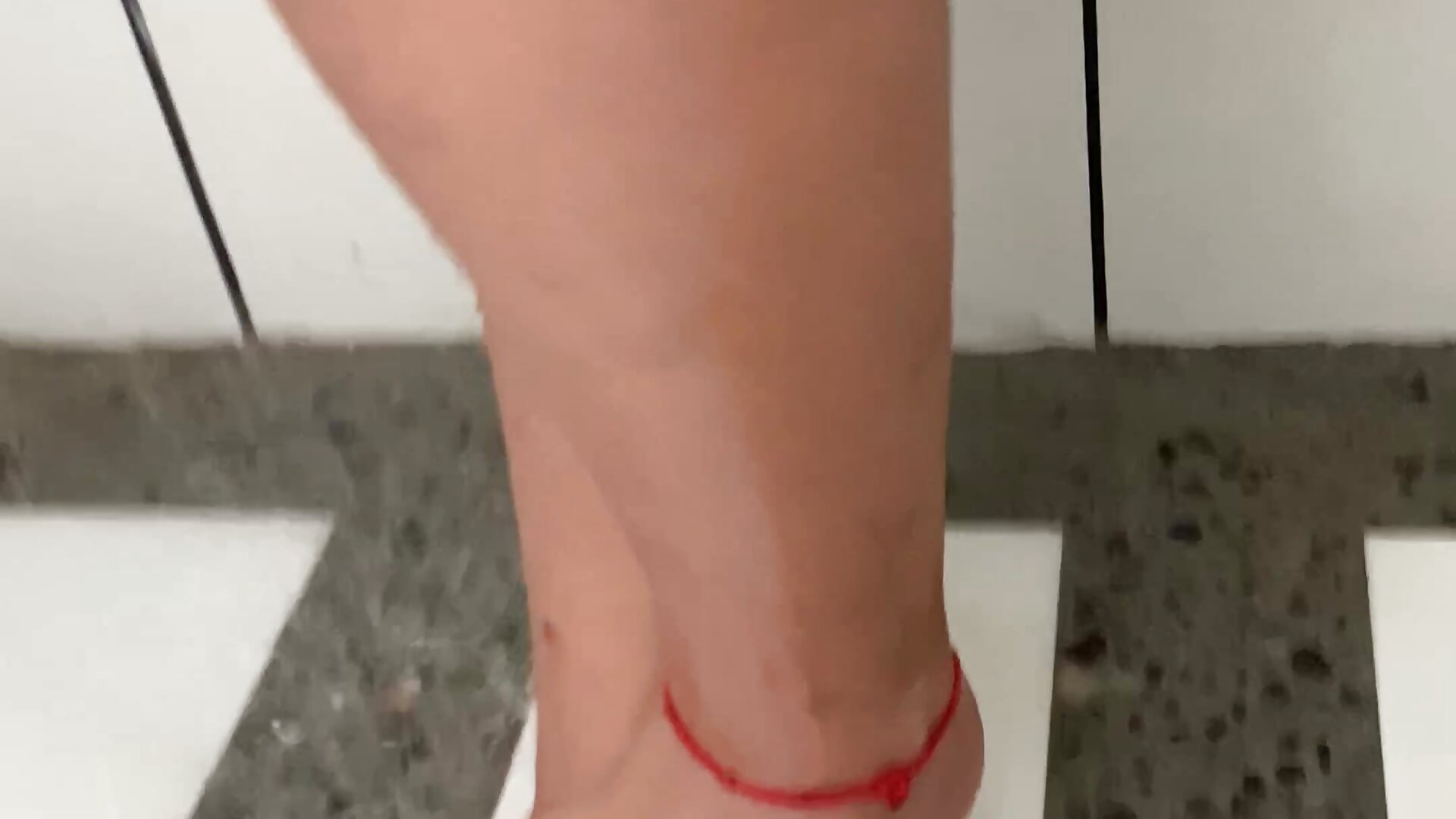 💦🦶🏻Water on my feet, and touch my vagina🦶🏻💦