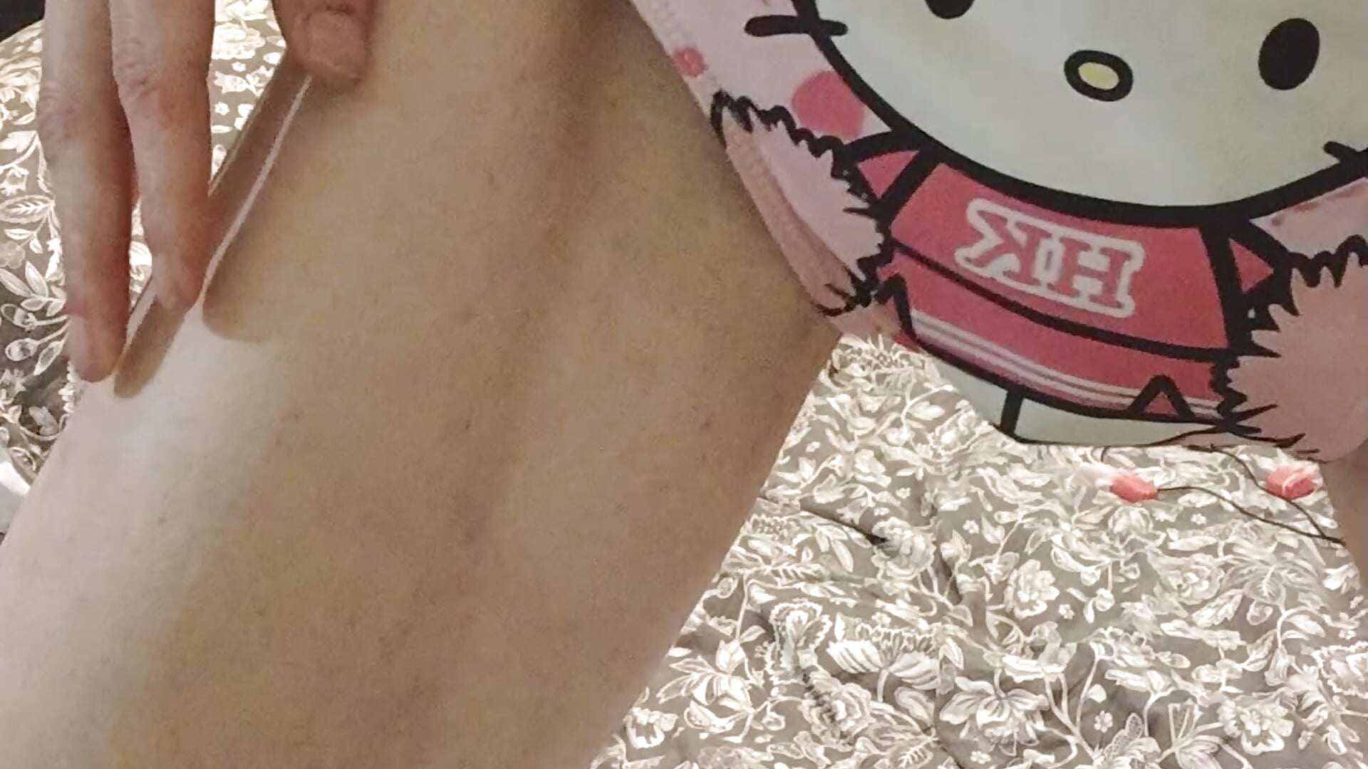 Hello kitty outfit – video af Sletjeray@xh cam-model