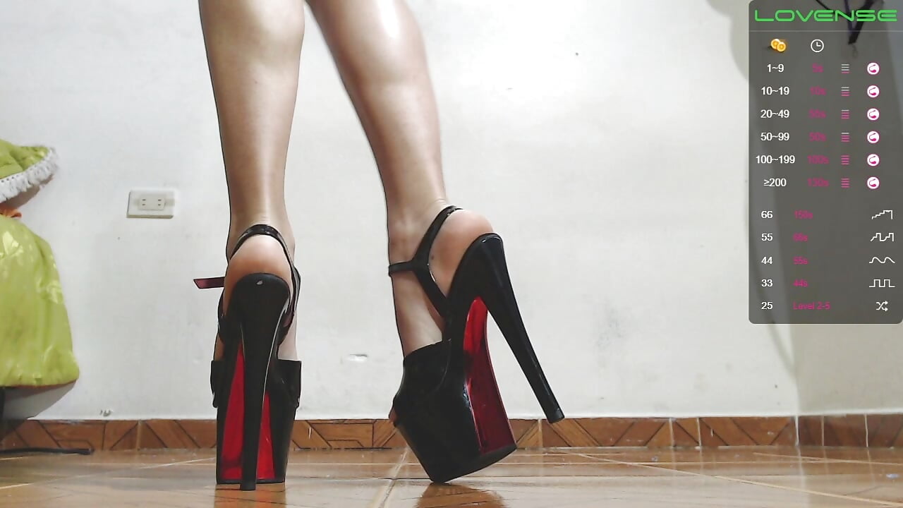Hell heels - video by kenllyhot_and_valeriahell cam model