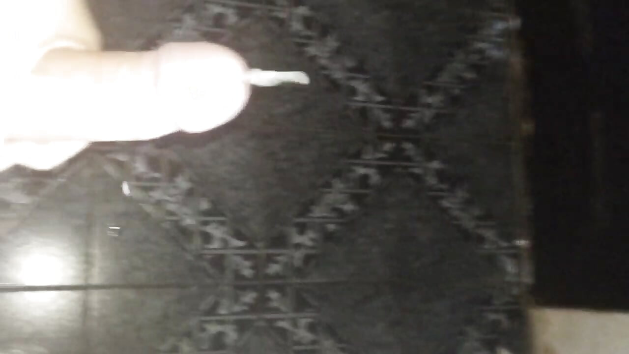 Charco de leche - video by nicedick_bro cam model