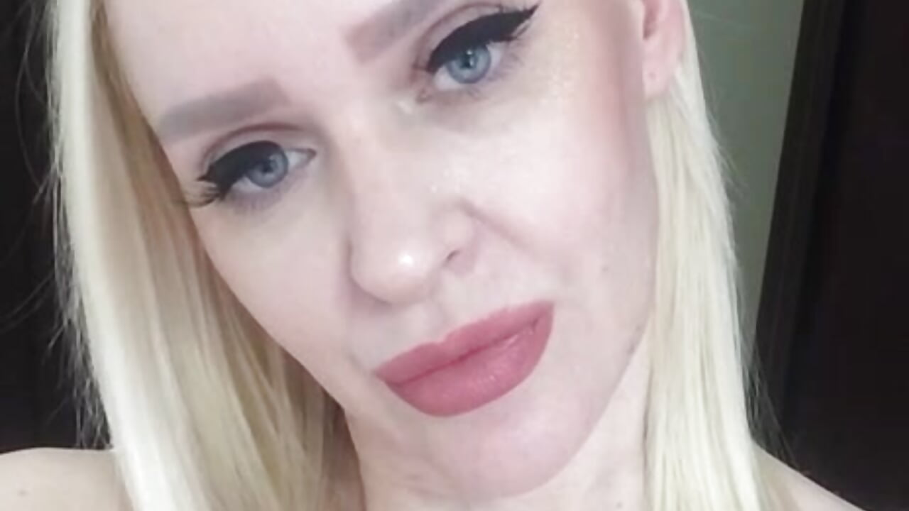 Ann – видео вебкам-модели AnnaStellariX