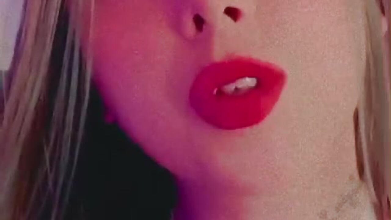 sexy girl - video by ANNE_HONEY55 cam model