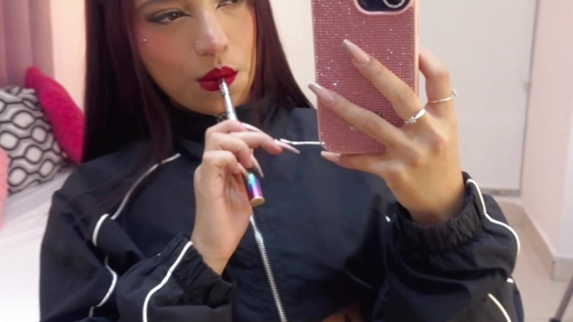 Smoking a little distillate and something horny - video by Sofia_22 cam model