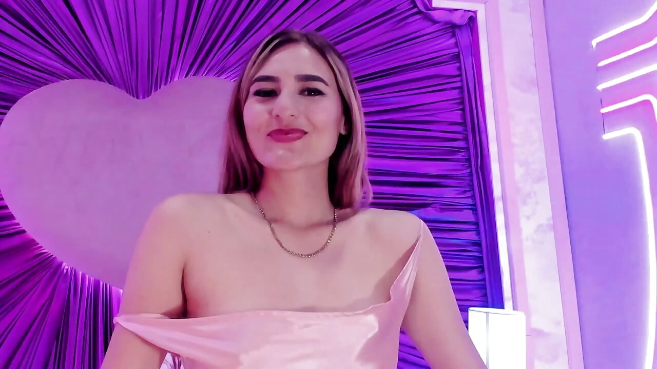 Hi guys - video by EmmaLincon cam model
