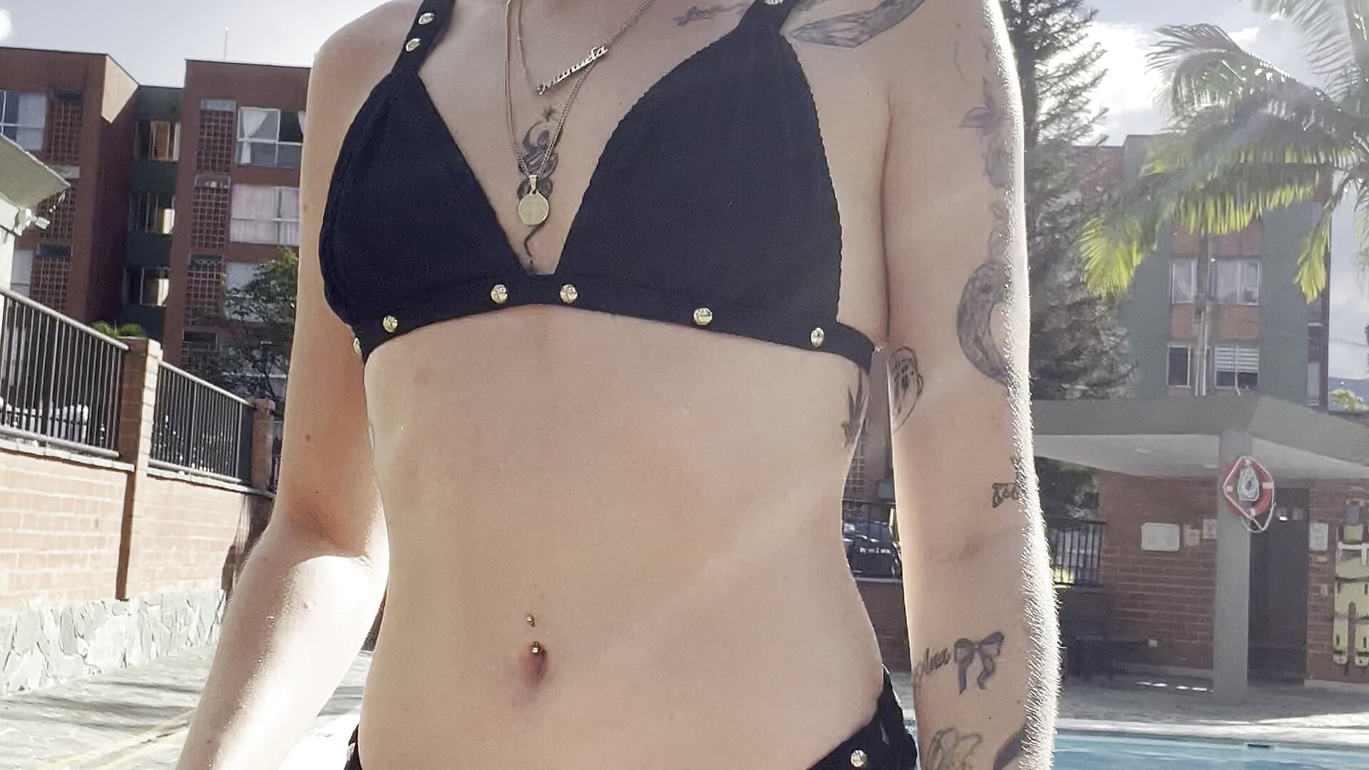 Sun and water - video by Manuela_monroe cam model