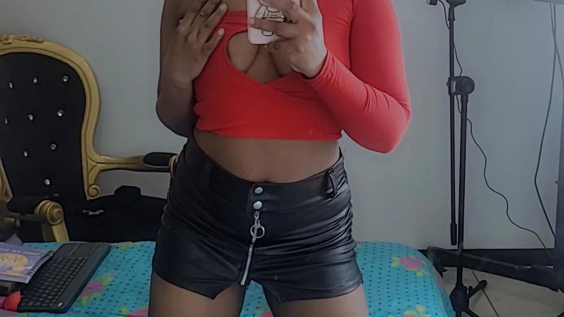 A sexy girl for you