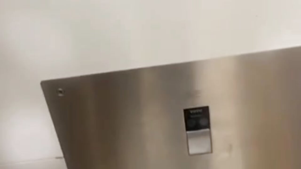 masturbation in the shopping center