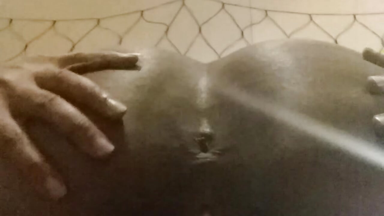 Farting ass spreading anal fingering - video by EbonyFetishQueen cam model