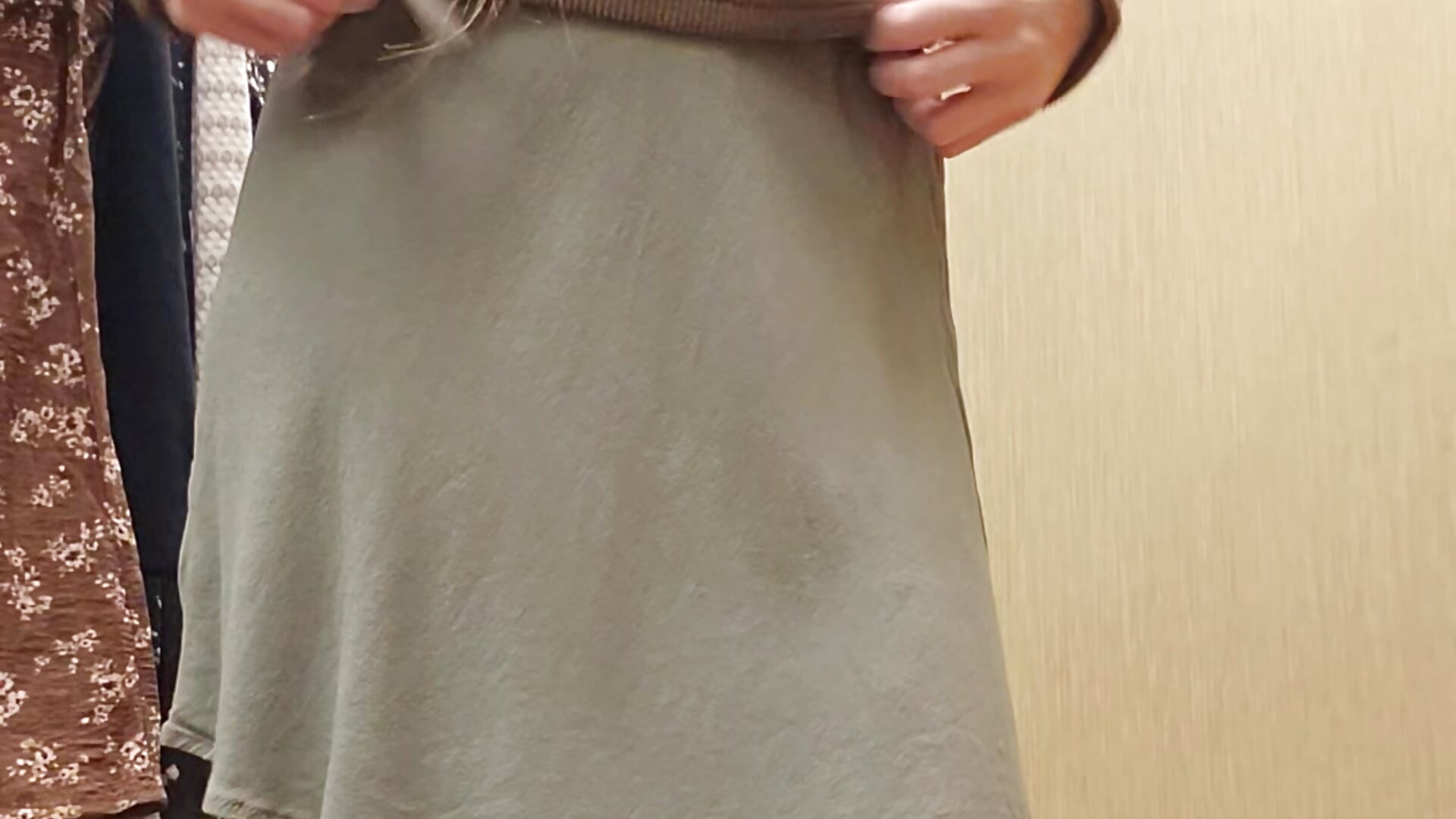 ✨️ Bein' Sneaky In The Dressing Room! ✨️ - vidéo du modèle de showcams Moon__Babe