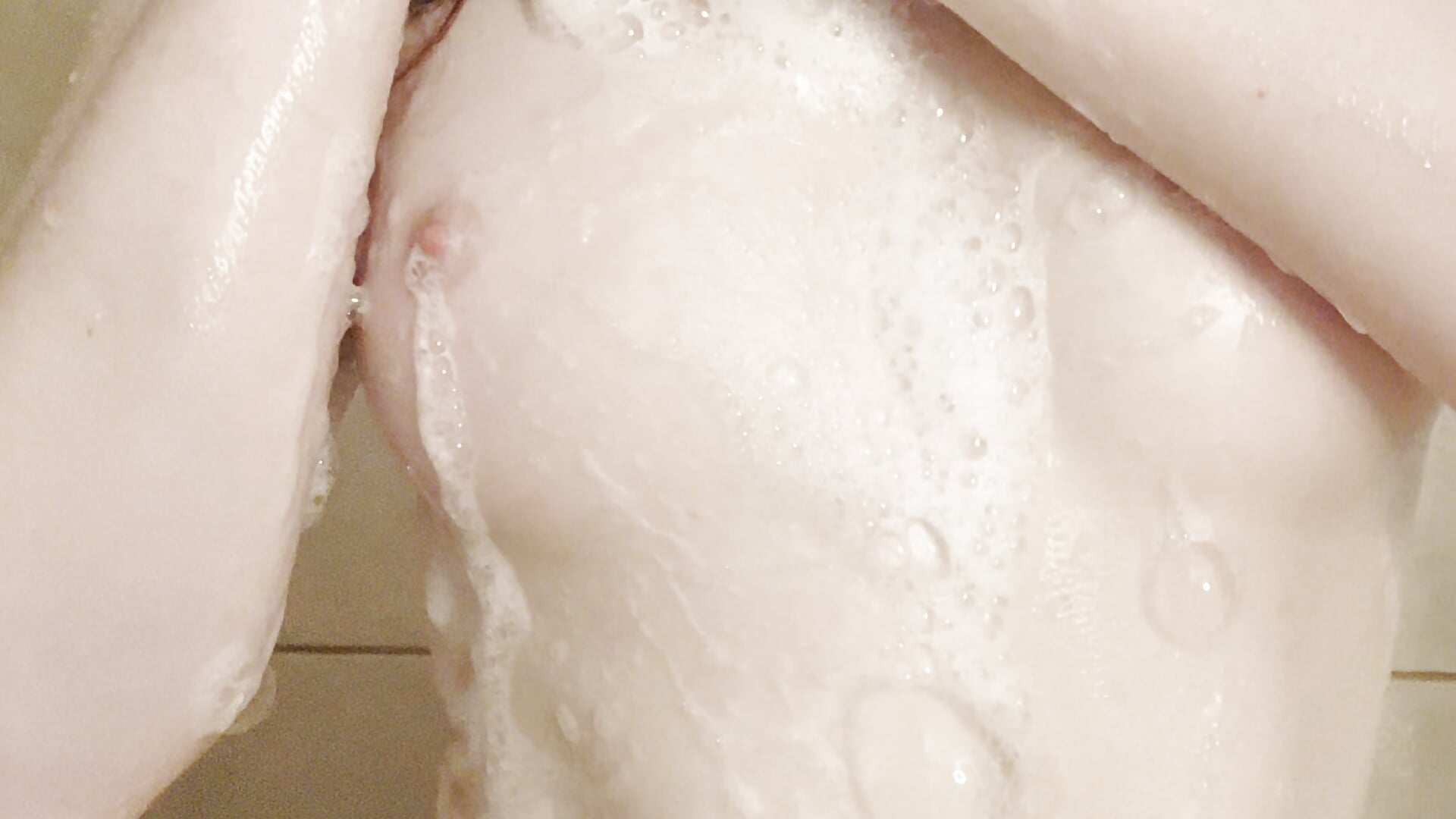 Steamy hot shower with a very wet blowjob
