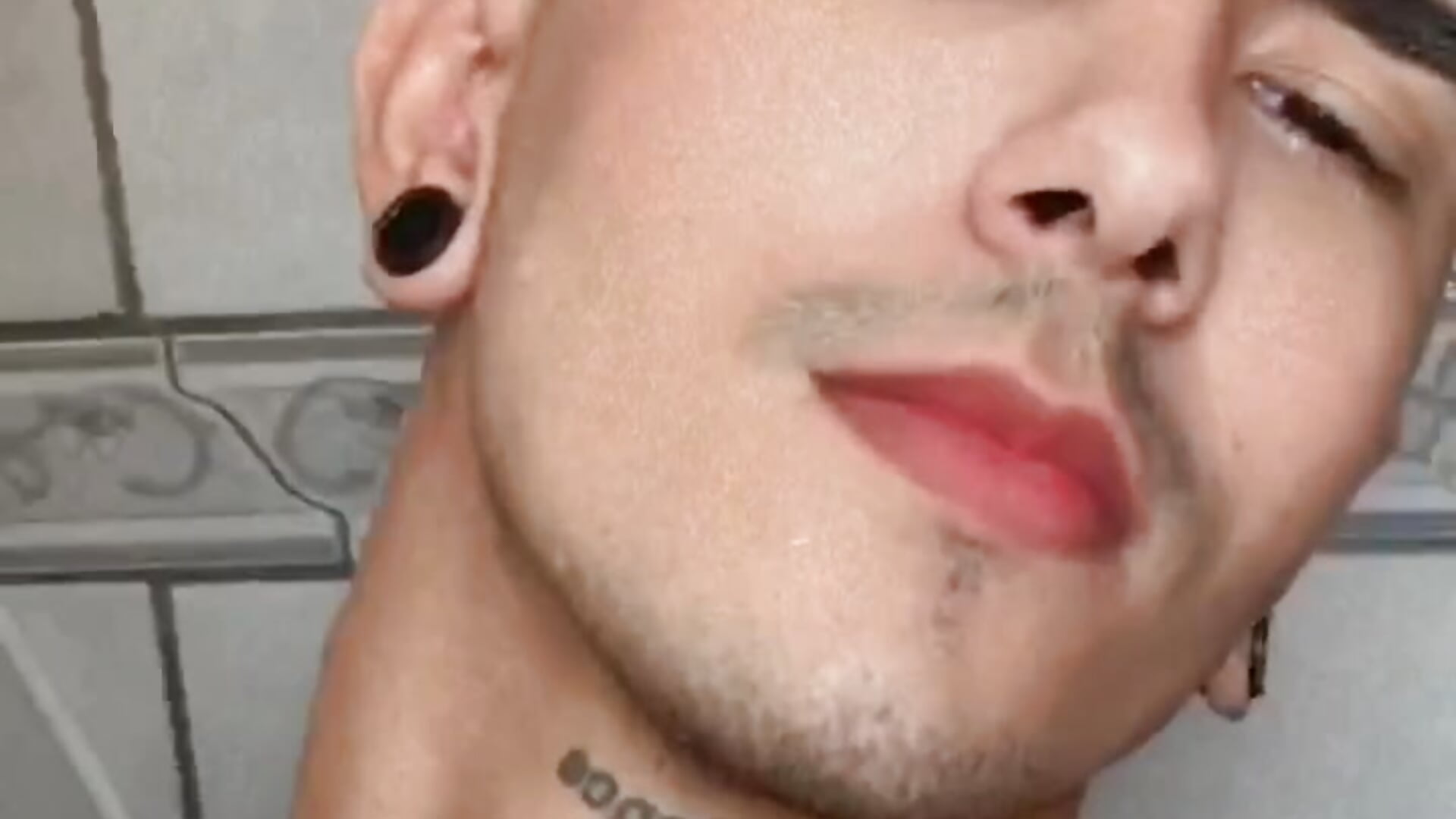 banho gostosinho, bora? 🤤😍 - video by FalloNN1 cam model