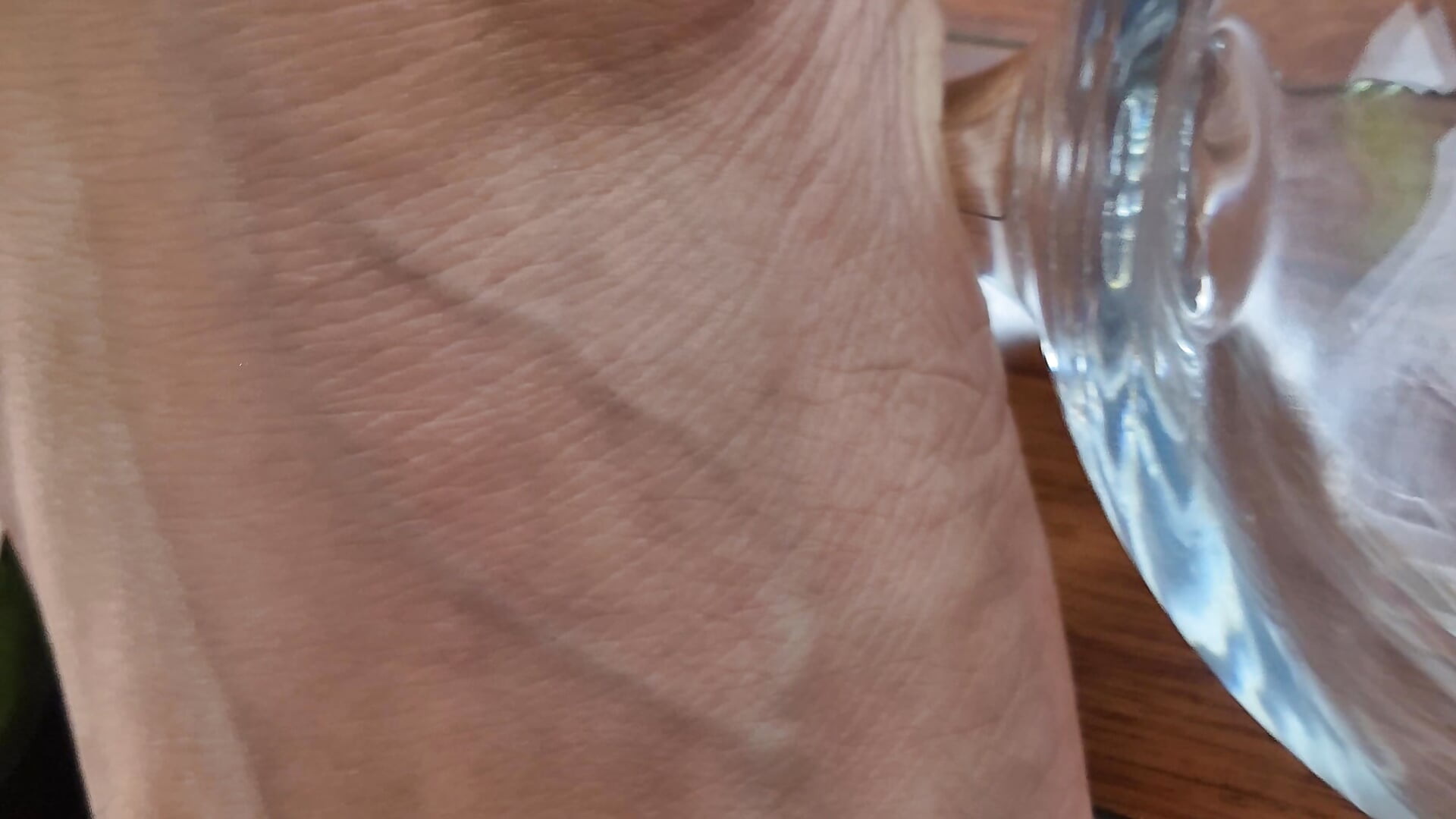 Wine on the feet - clip cu Sharickleon11 model videochat