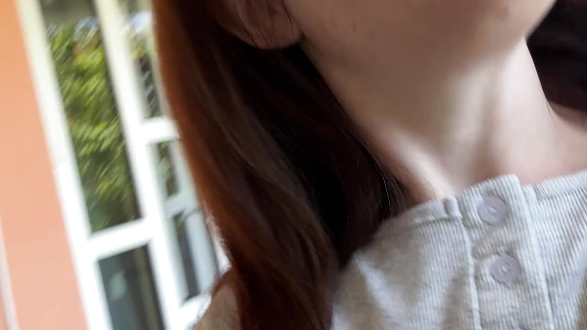 Big squirt show outside in leggings