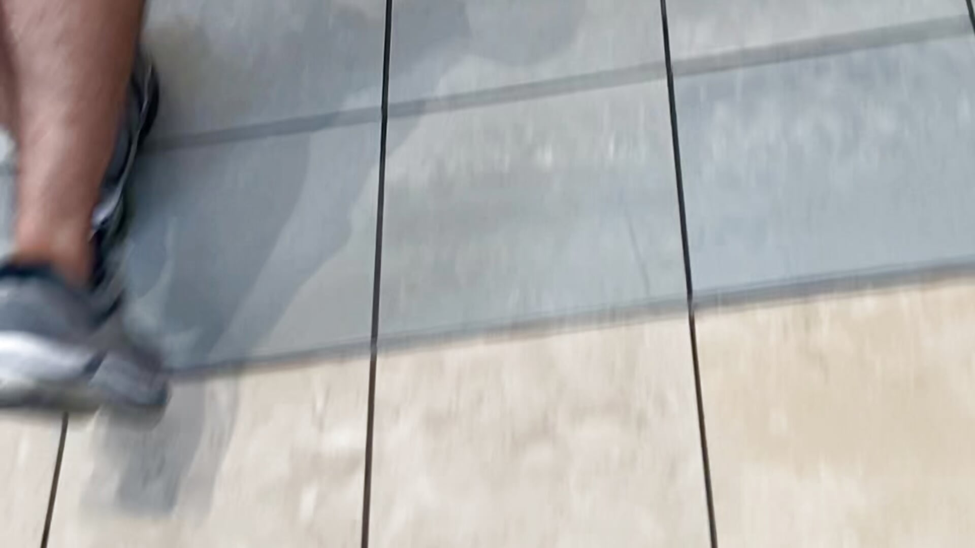 Flip-flops (Walking at the Mall with a Friend) - วิดีโอโดย MsLG12301 โมเดลแคม