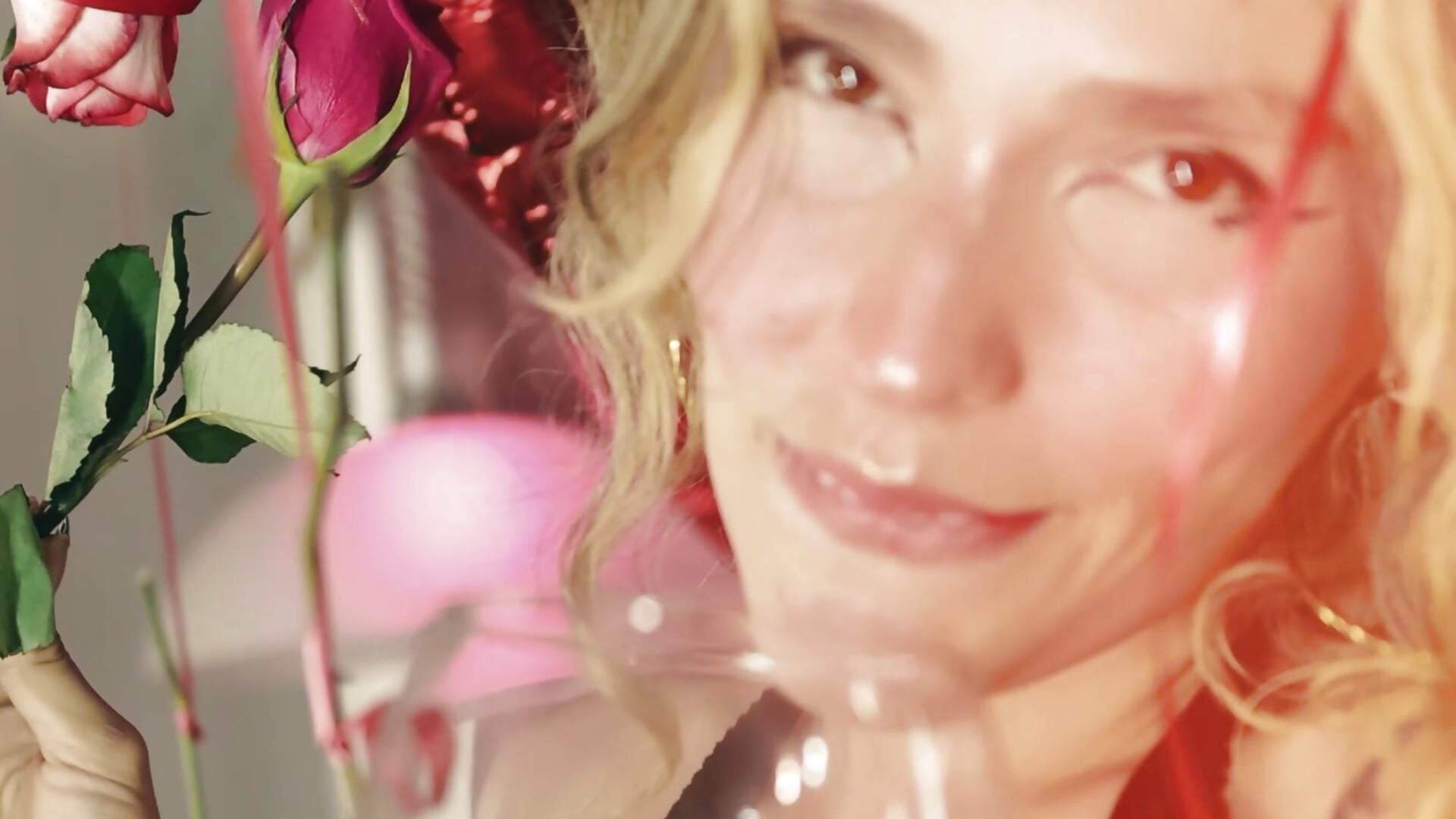 VALENTINE'S DAY - فيديو من MeganColins1 موديل الكام