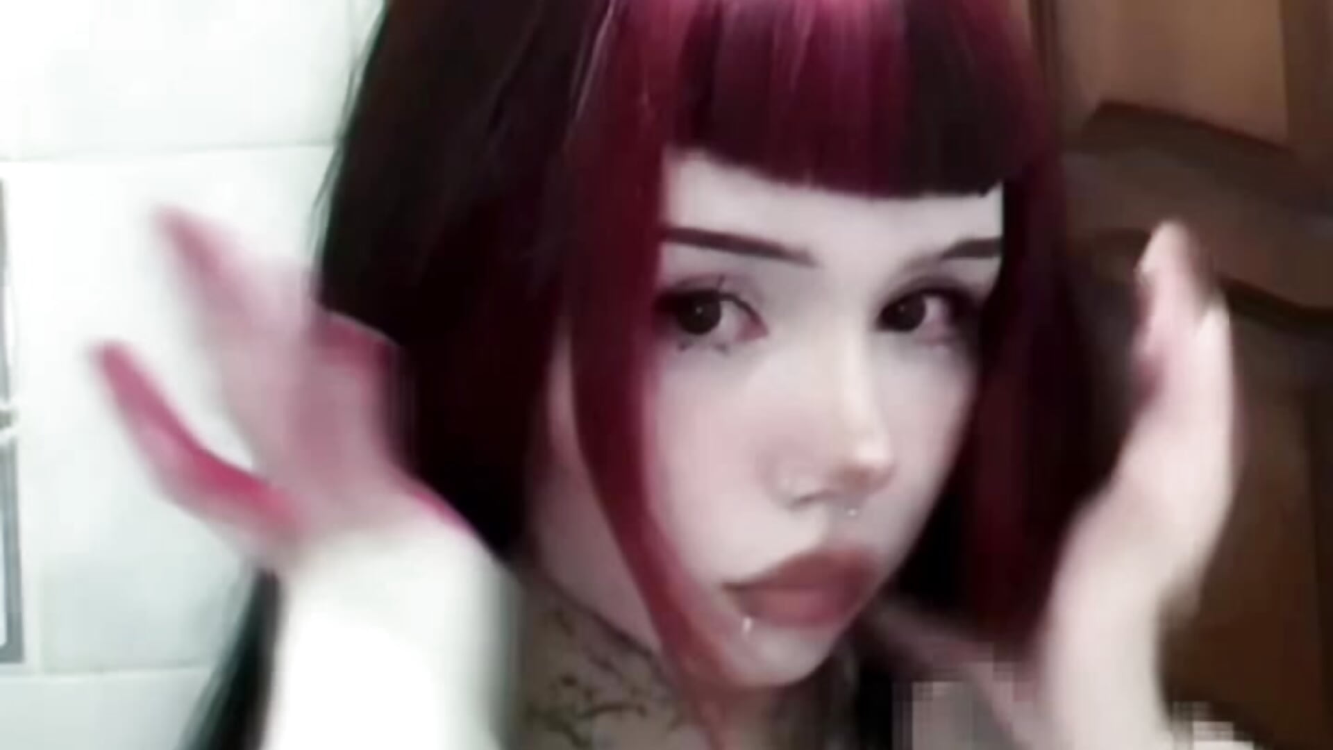 <3