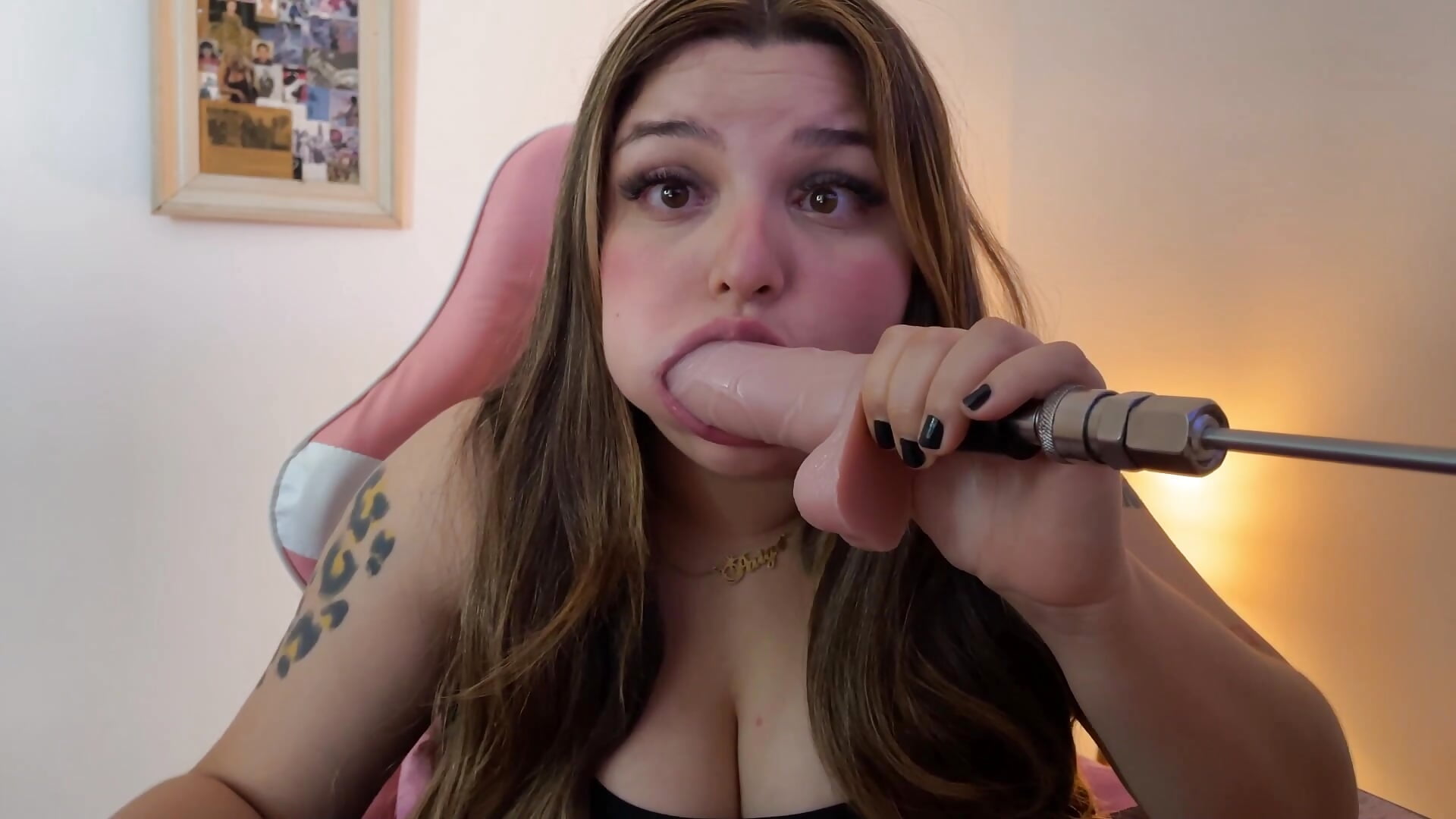 ahegao face with dick inside mouth – video od webkamerové modelky SweetFoxEyes_