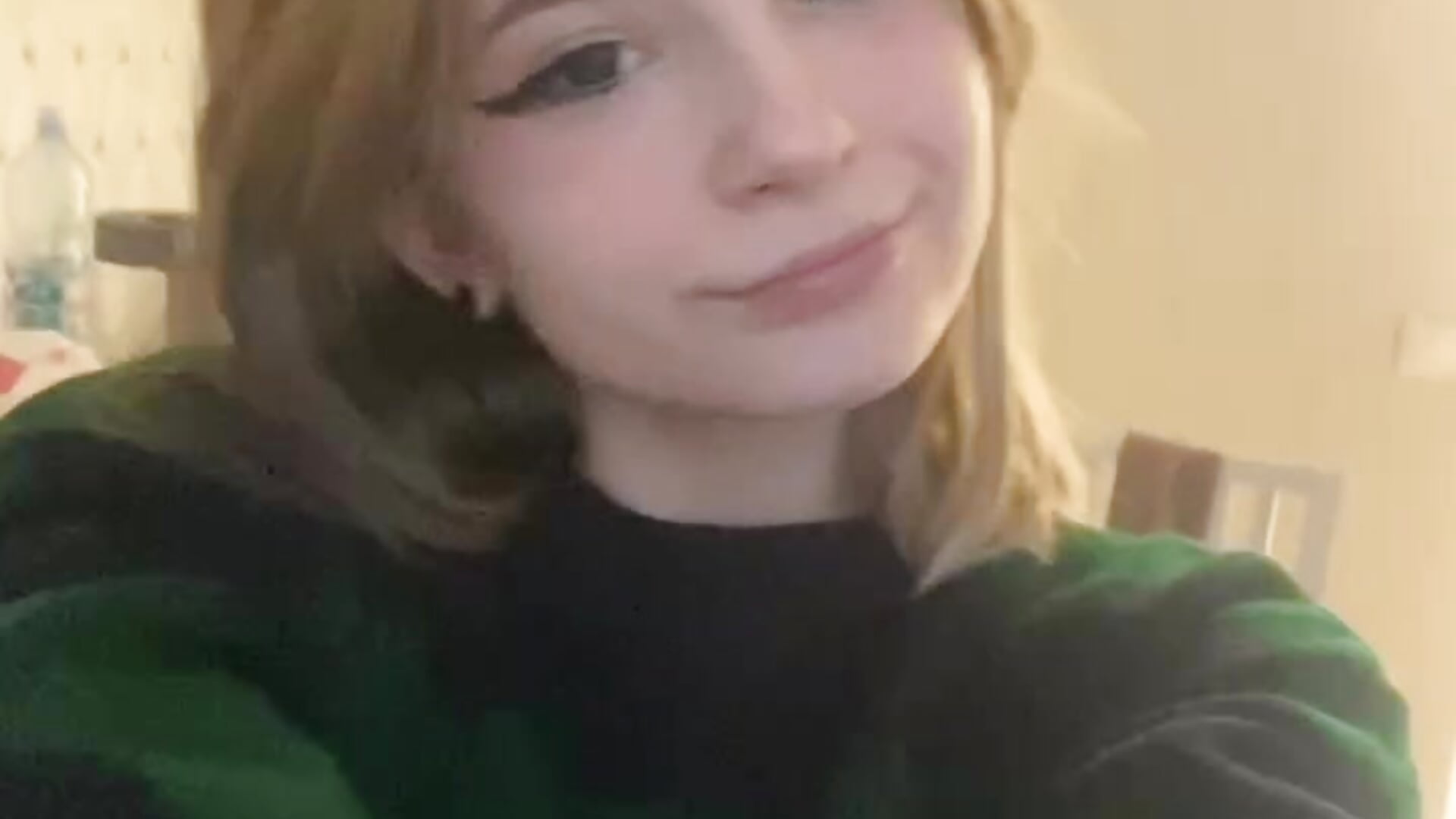 Hi - video by LisaButlerf cam model