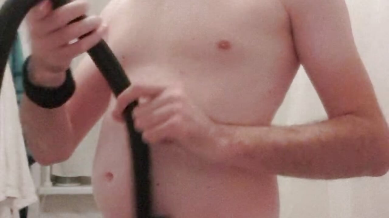 Extreme long Anal Dildo insertion and shower hose oiled belly Inflation - Video von Livelikethecaptain Cam-Model