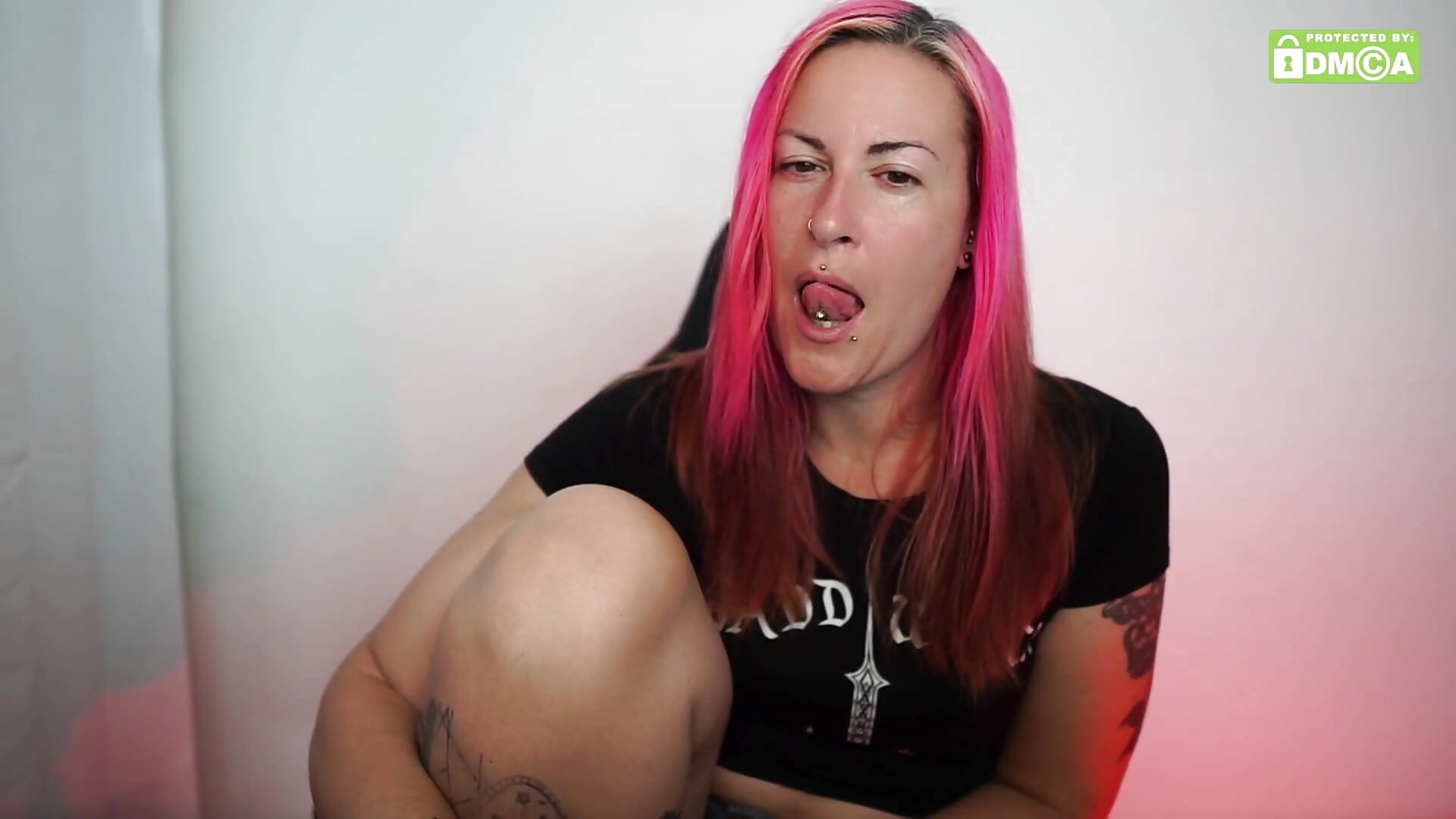 Obedient Piggy Teaser – video od webkamerové modelky gennyrock