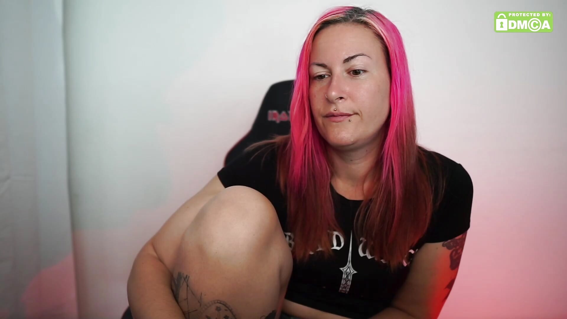 Obedient Piggy – video od webkamerové modelky gennyrock