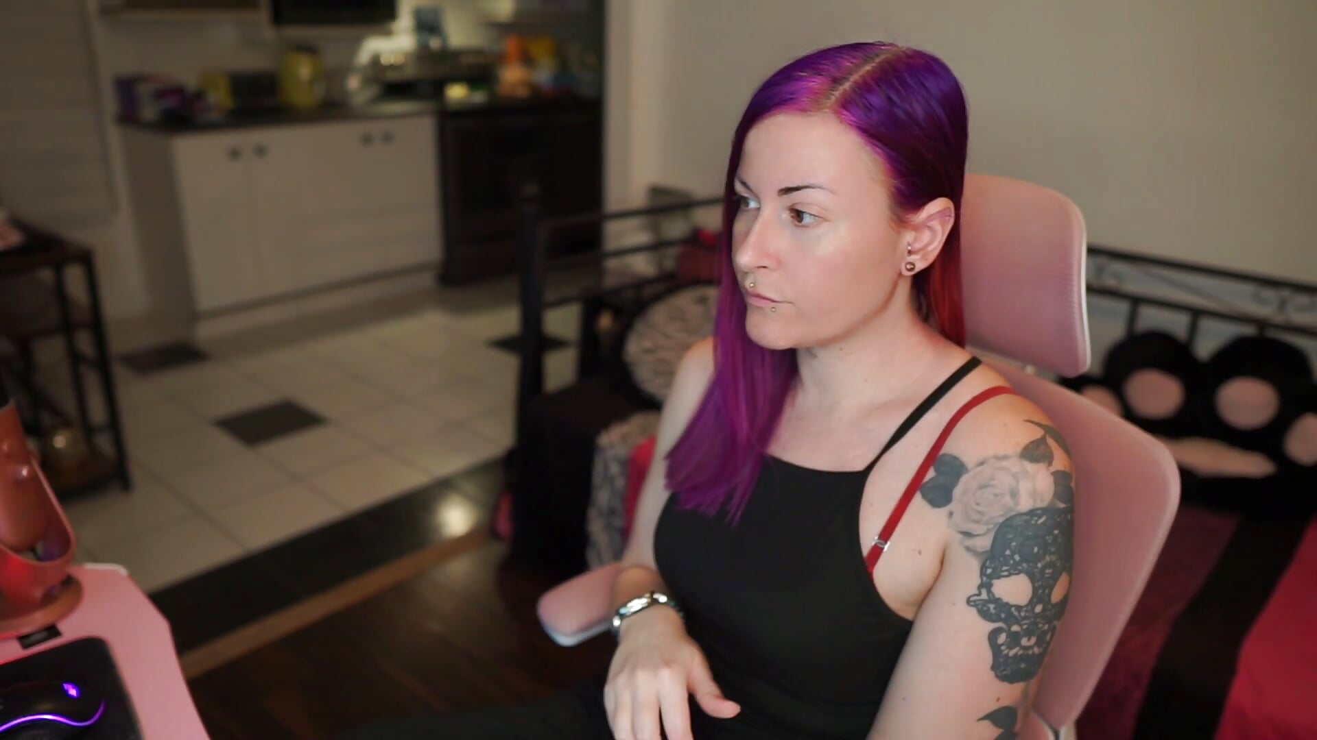 Fake Submissive in French – video od webkamerové modelky gennyrock