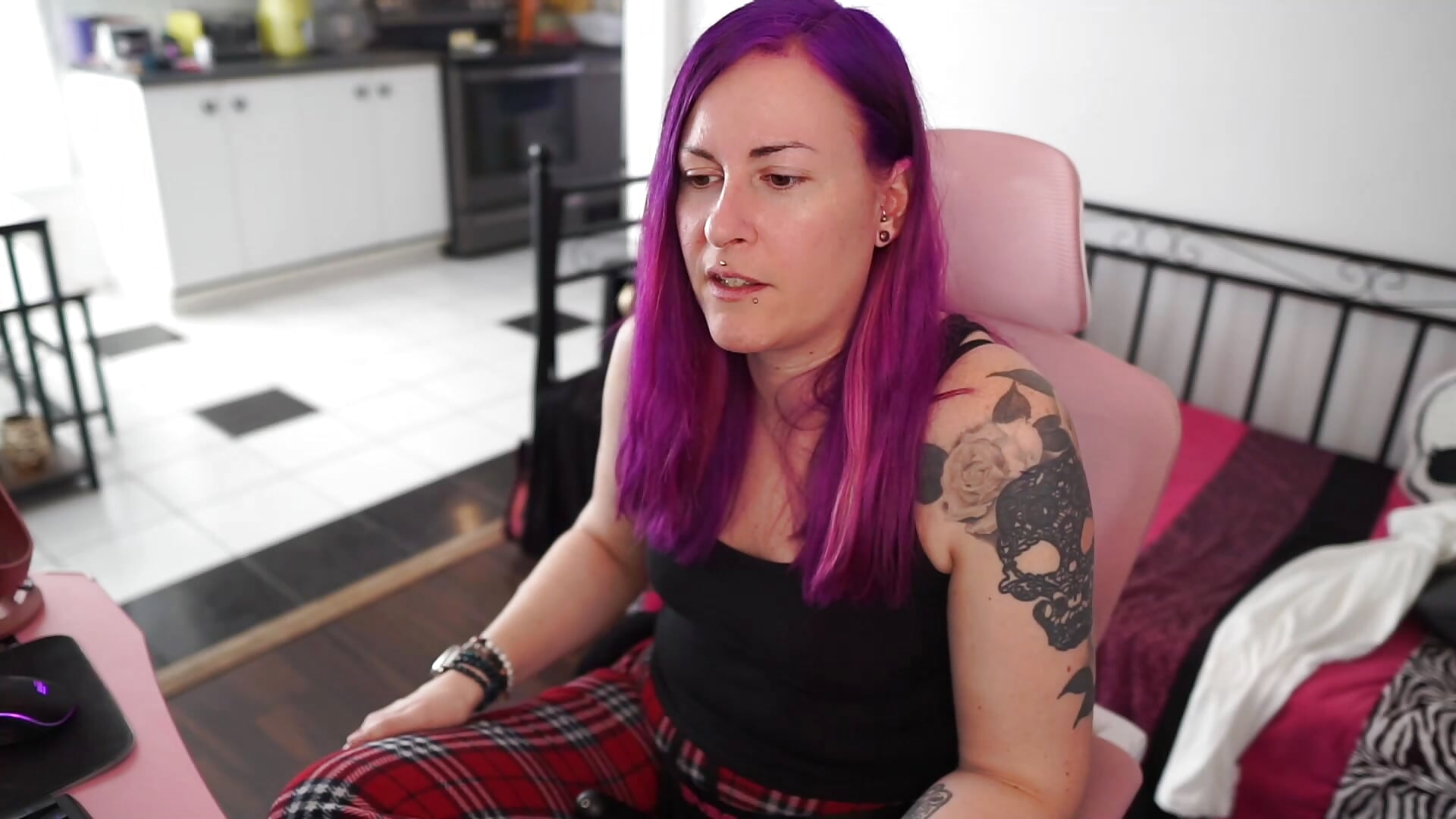 Long CEI – video od webkamerové modelky gennyrock