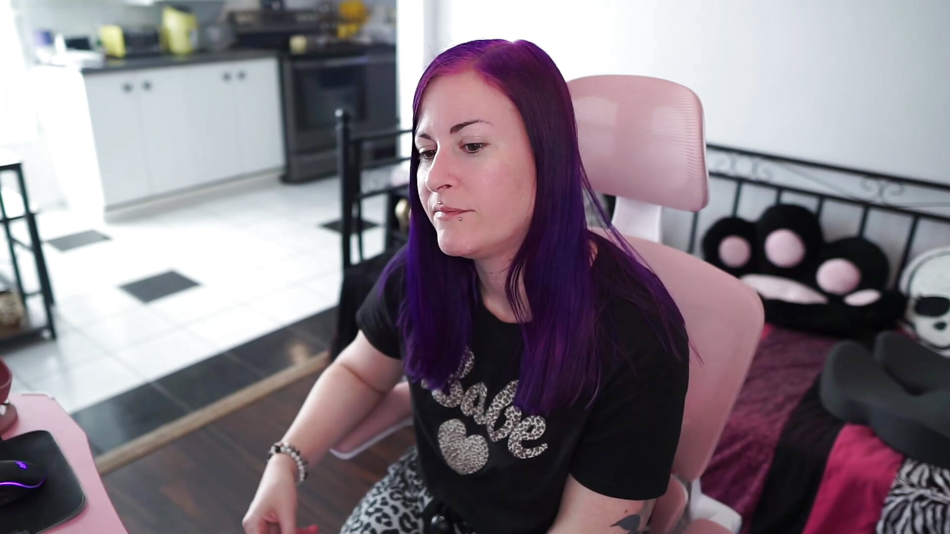 Chat with a Big One – video od webkamerové modelky gennyrock
