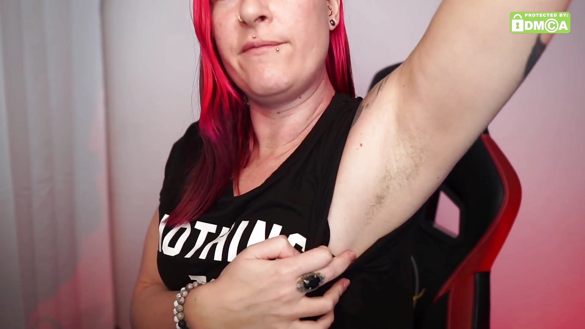 Armpit Worship Teaser – video od webkamerové modelky gennyrock