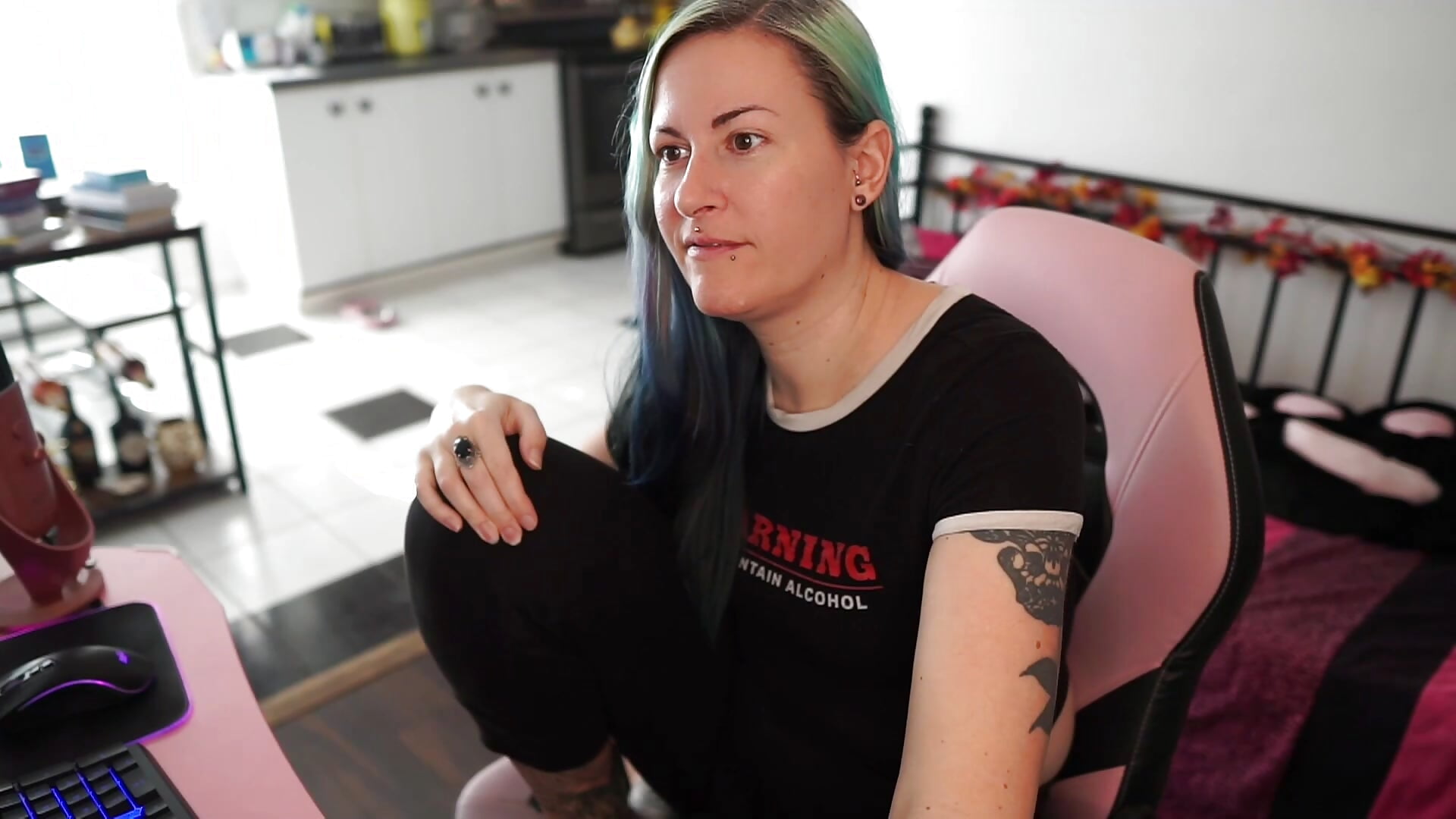 Cheering a Good Show – video od webkamerové modelky gennyrock