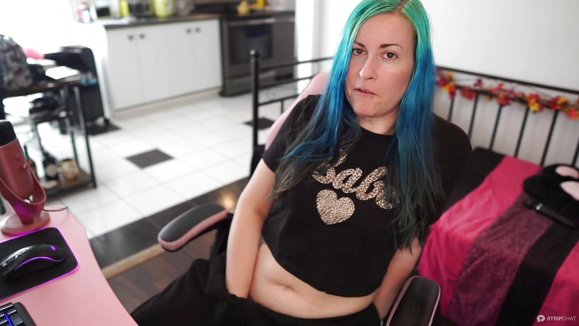 Orgasm Coming From Far Teaser – video od webkamerové modelky gennyrock