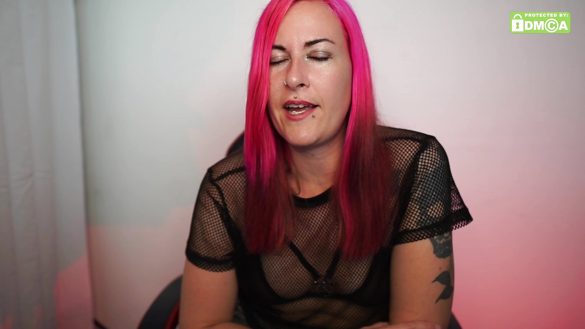 Live Cuckold Story – video od webkamerové modelky gennyrock